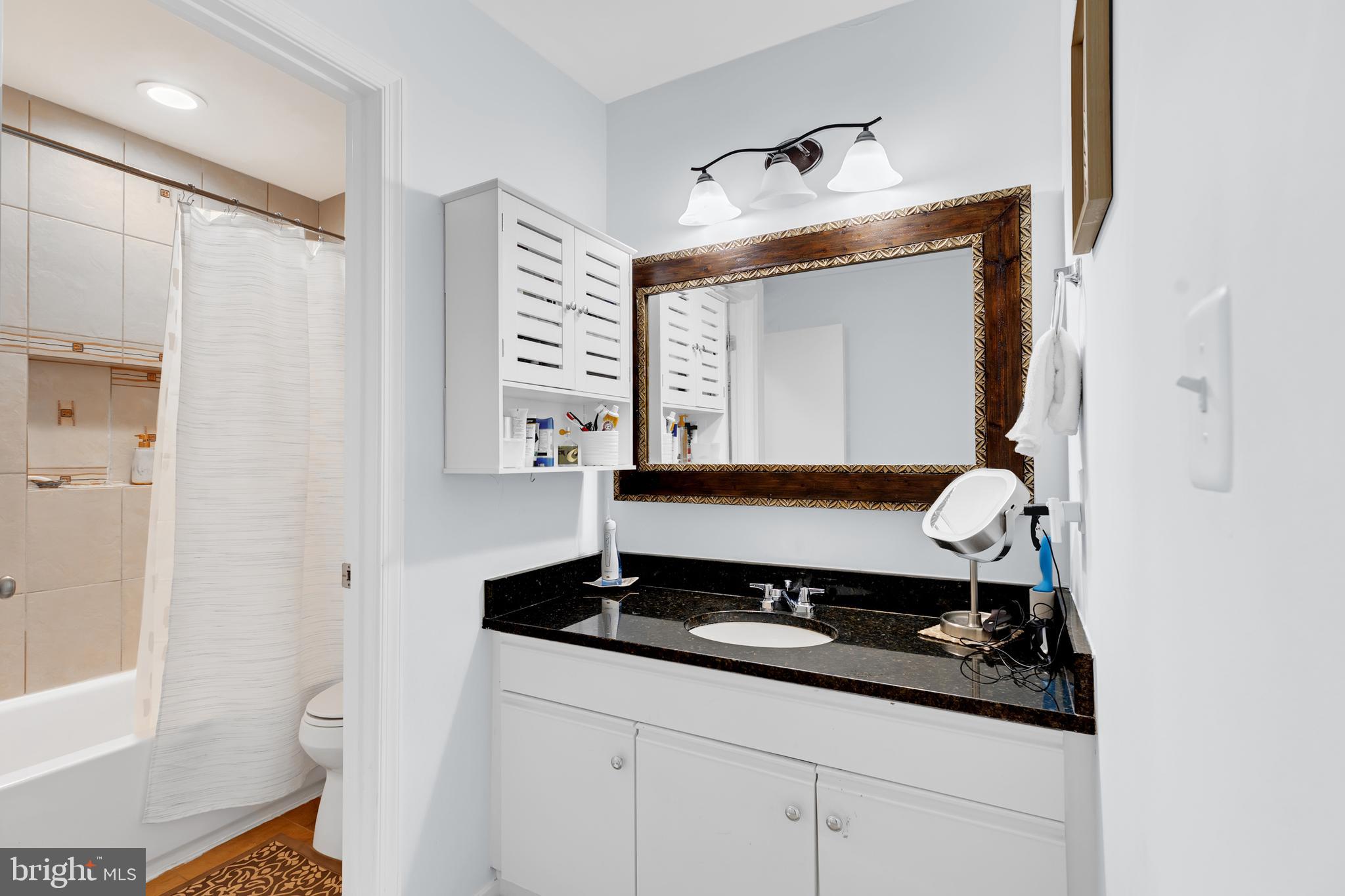 JEFFERSON MEWS - Residential