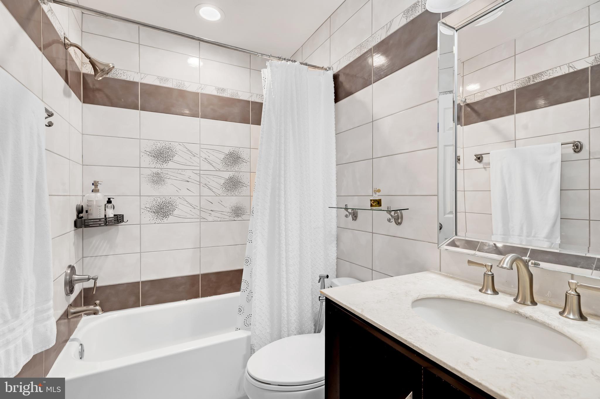 JEFFERSON MEWS - Residential