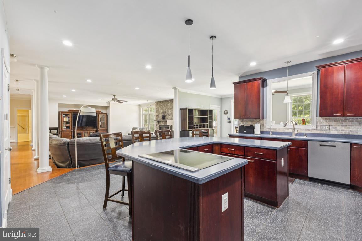 QUIET MEADOWS - Residential