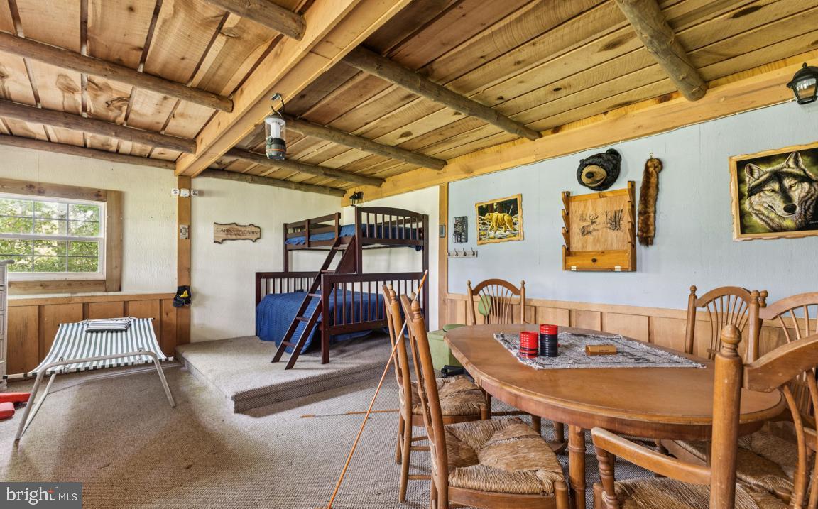 QUIET MEADOWS - Residential