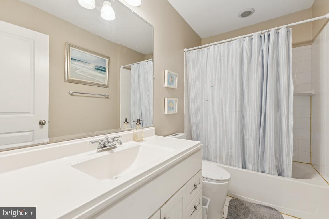 QUIET MEADOWS - Residential