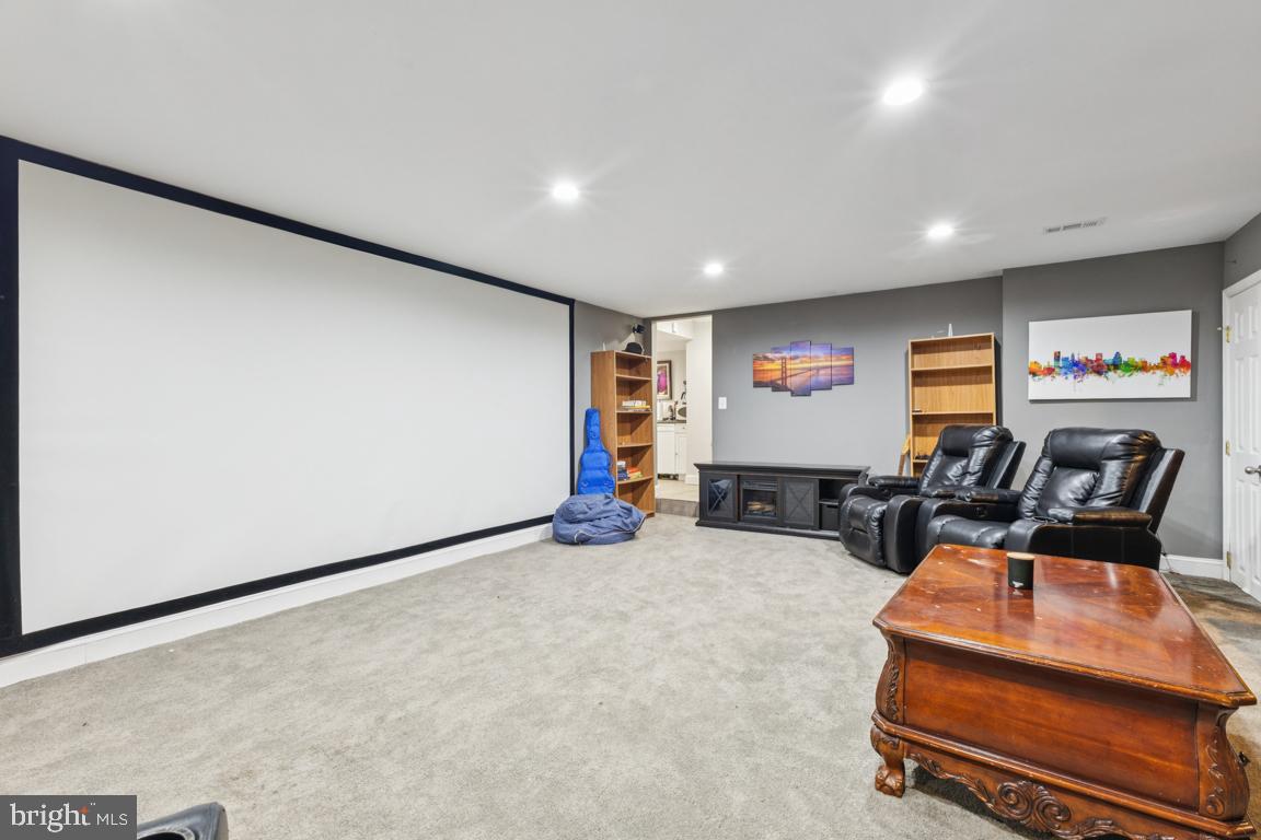 QUIET MEADOWS - Residential