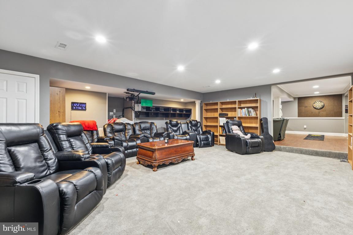 QUIET MEADOWS - Residential