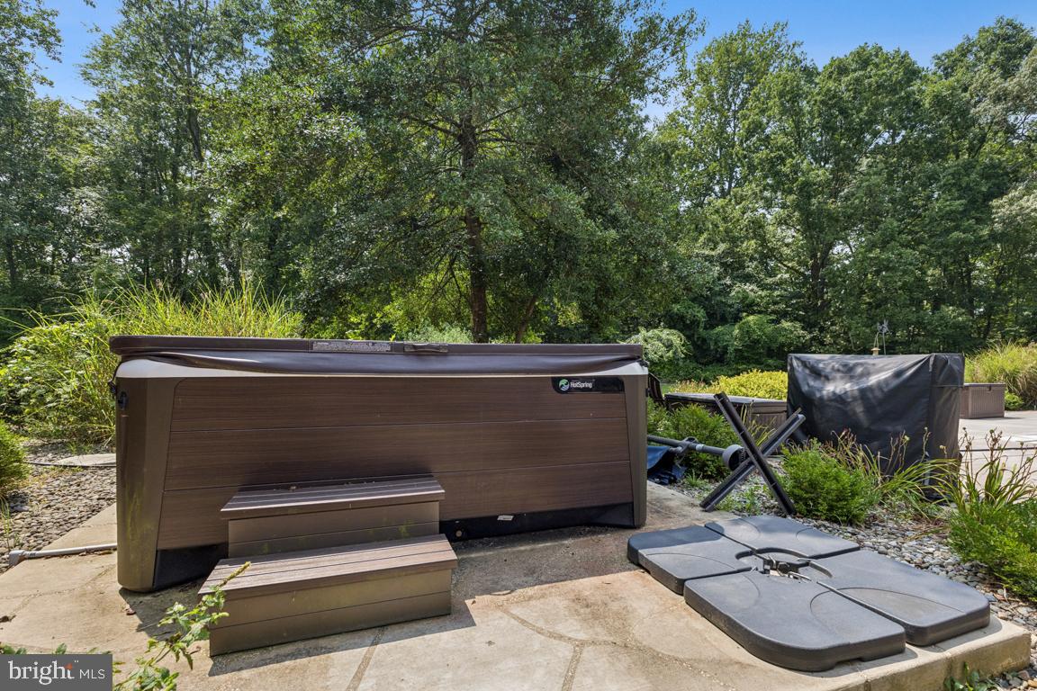 QUIET MEADOWS - Residential