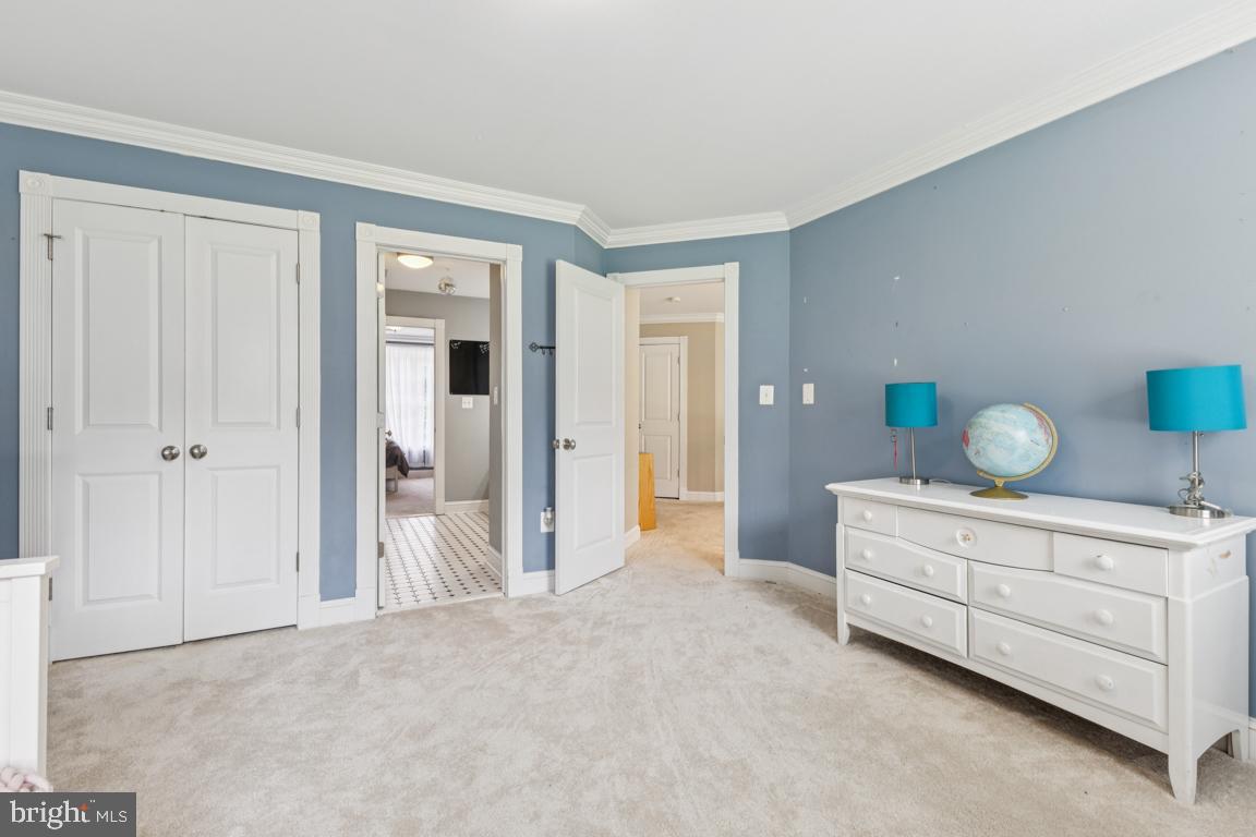 QUIET MEADOWS - Residential