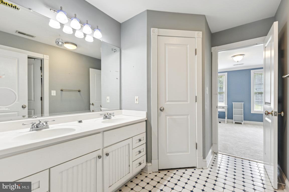 QUIET MEADOWS - Residential