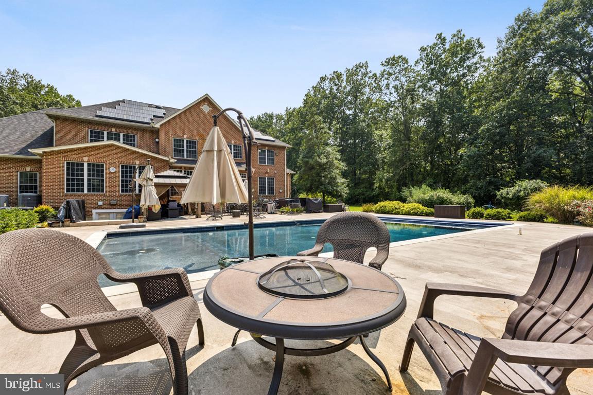 QUIET MEADOWS - Residential