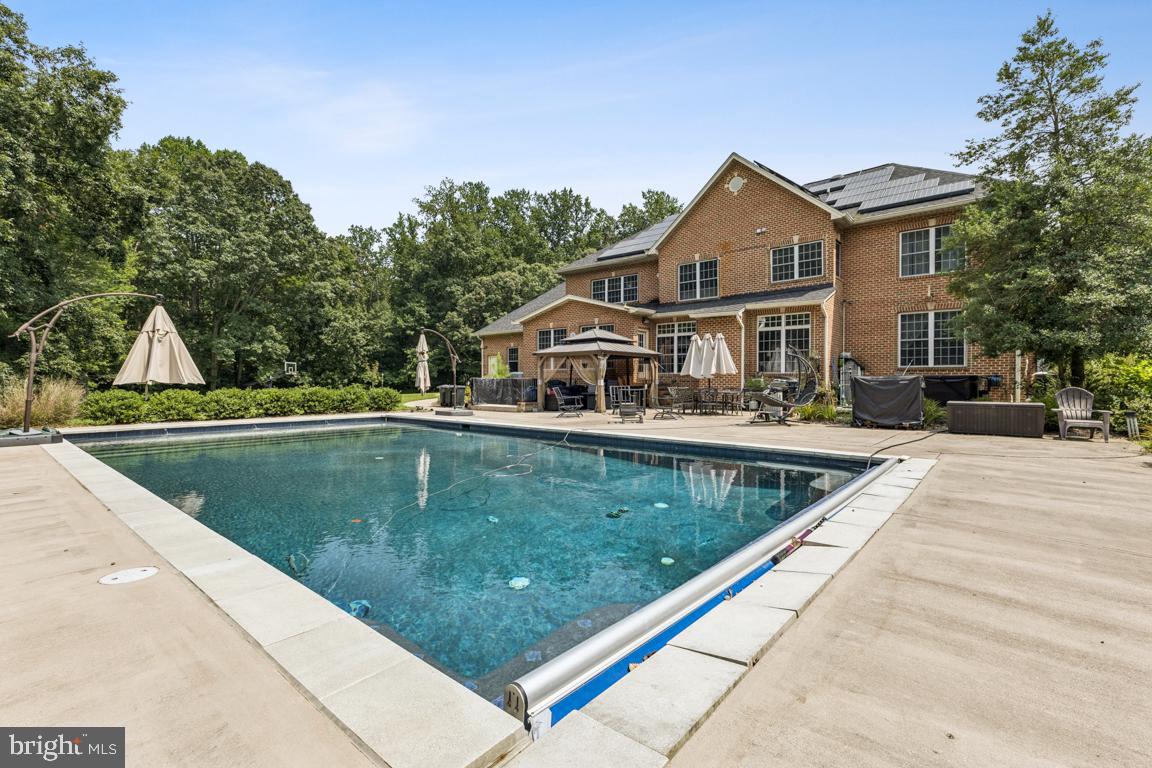 QUIET MEADOWS - Residential