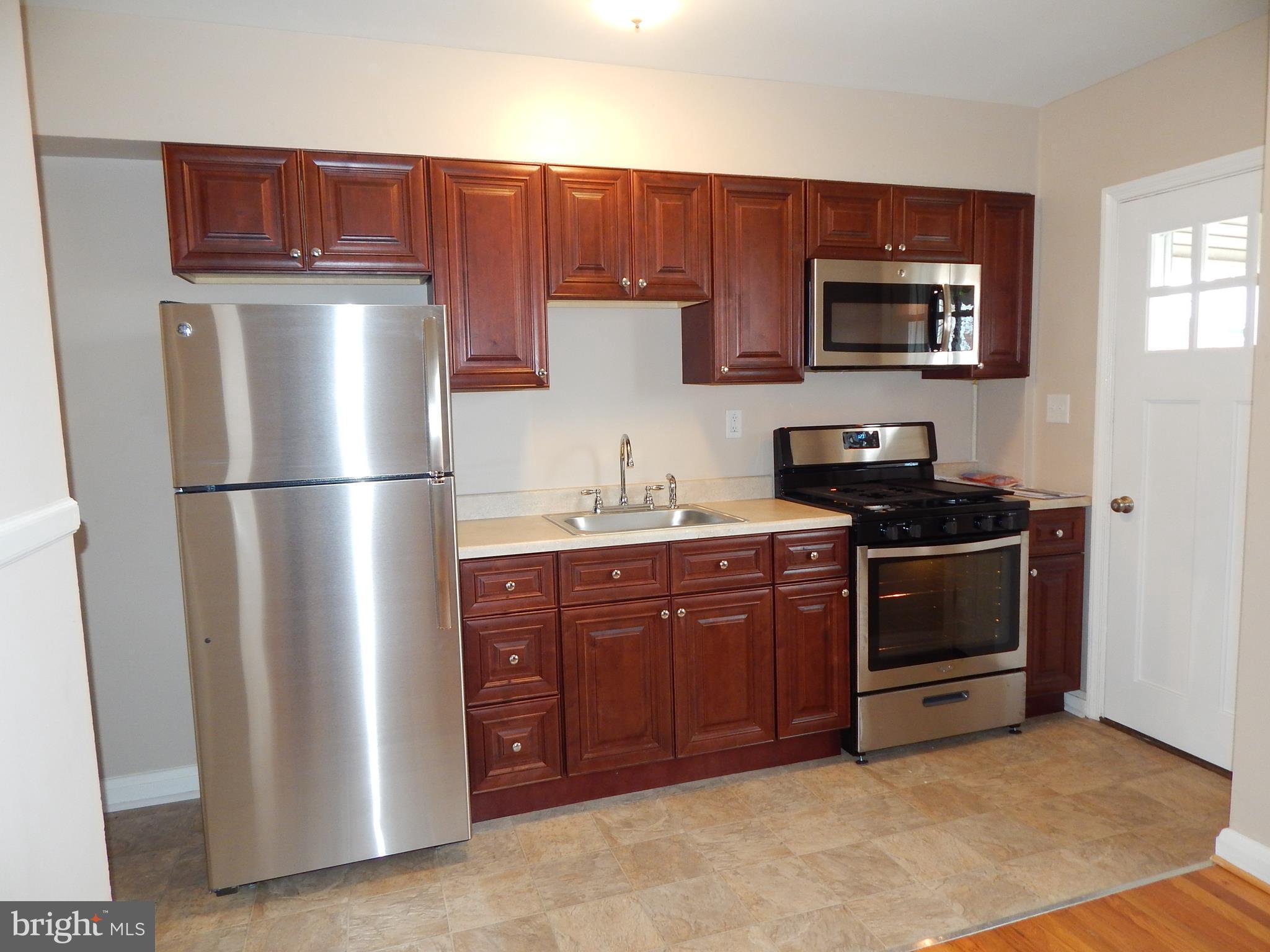 EASTWOOD - Residential Lease