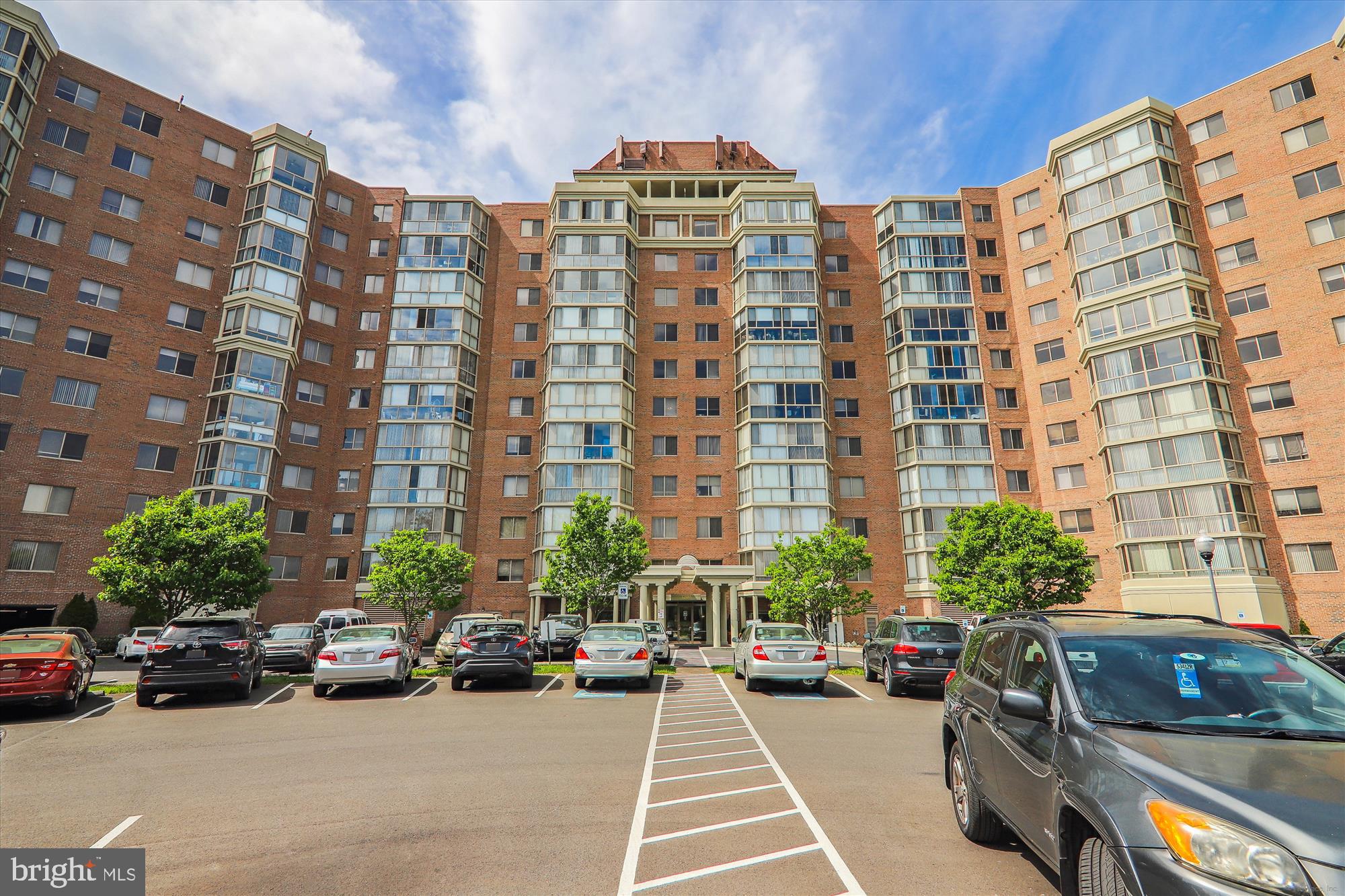 LEISURE WORLD - Residential