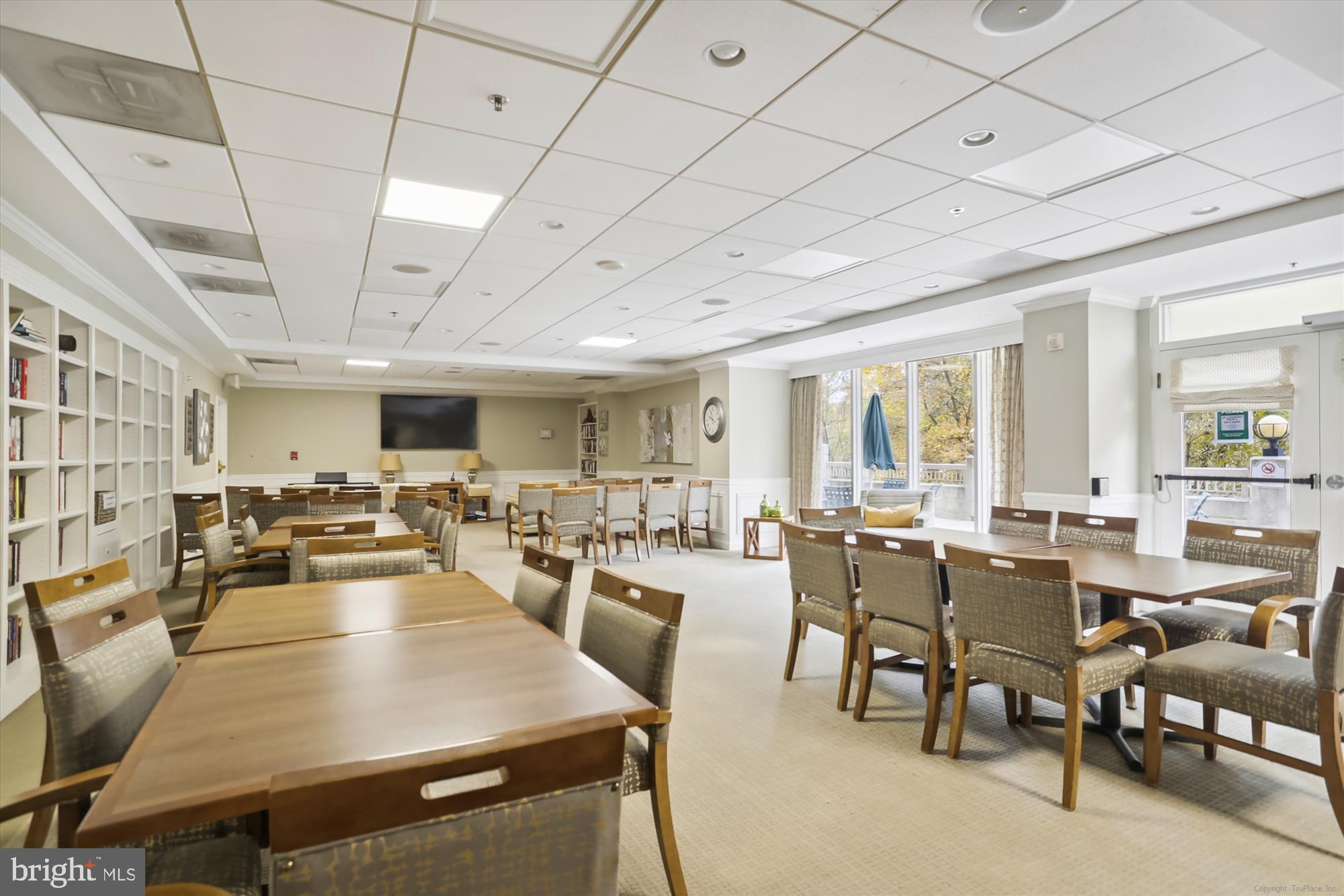 LEISURE WORLD - Residential