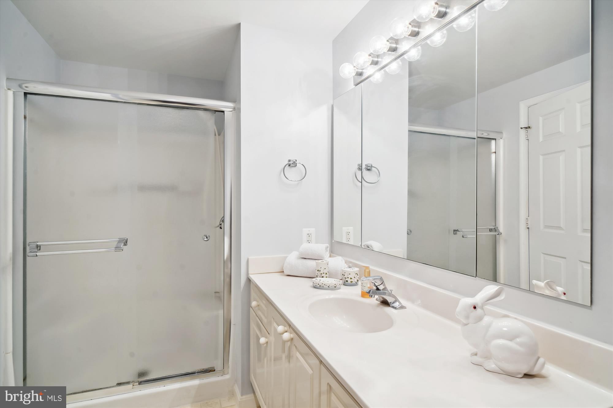 LEISURE WORLD - Residential