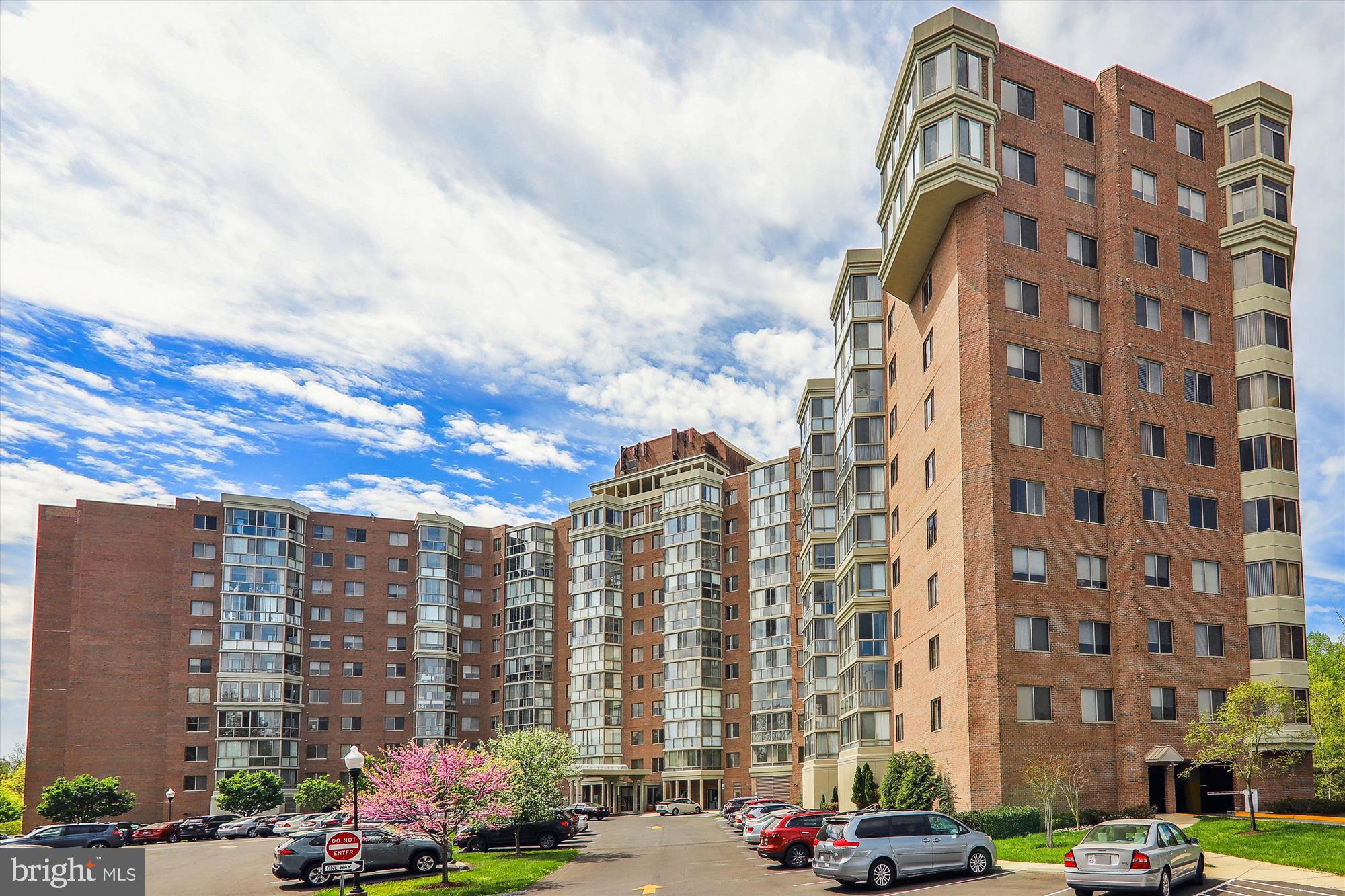 LEISURE WORLD - Residential