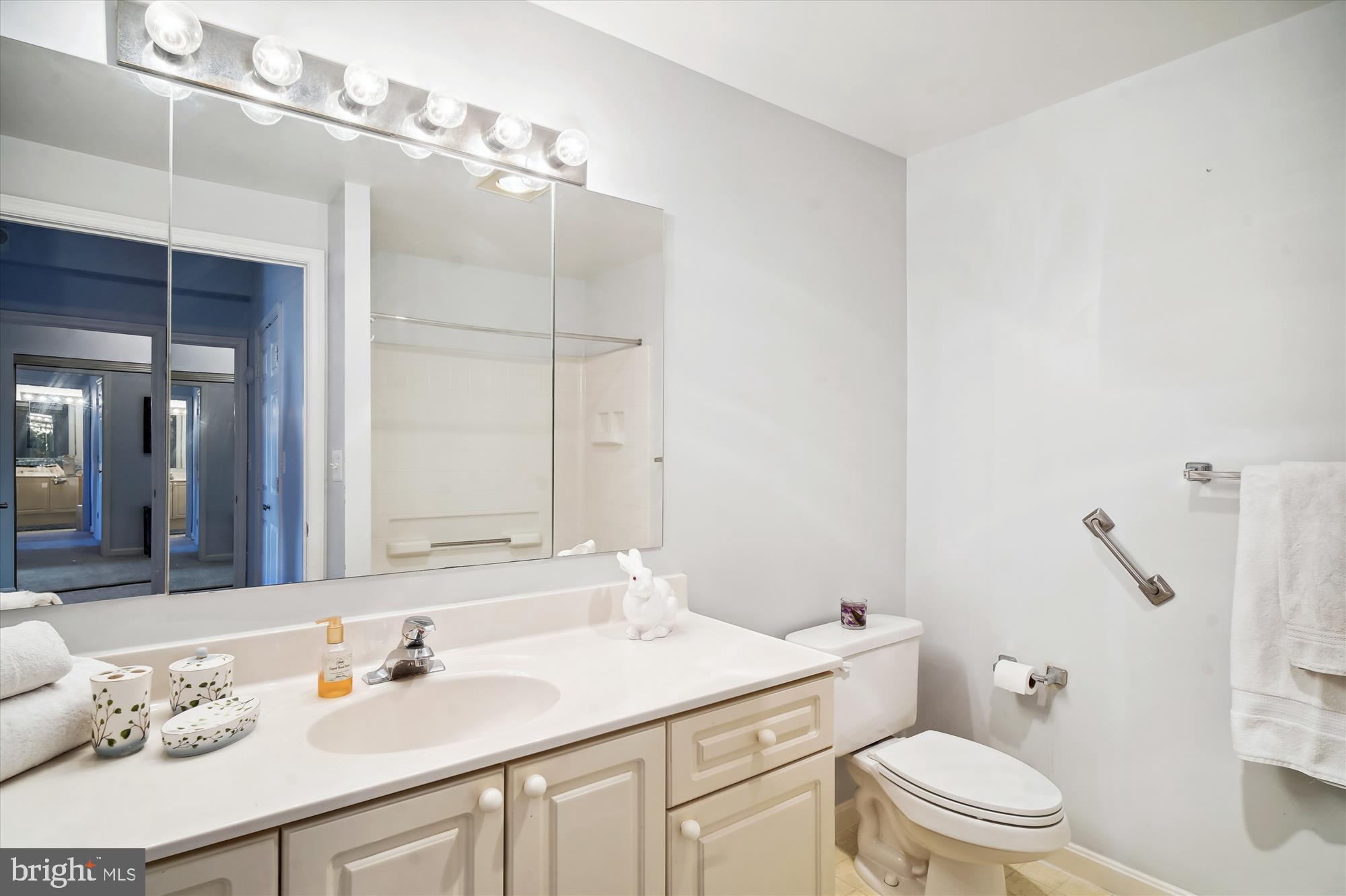 LEISURE WORLD - Residential