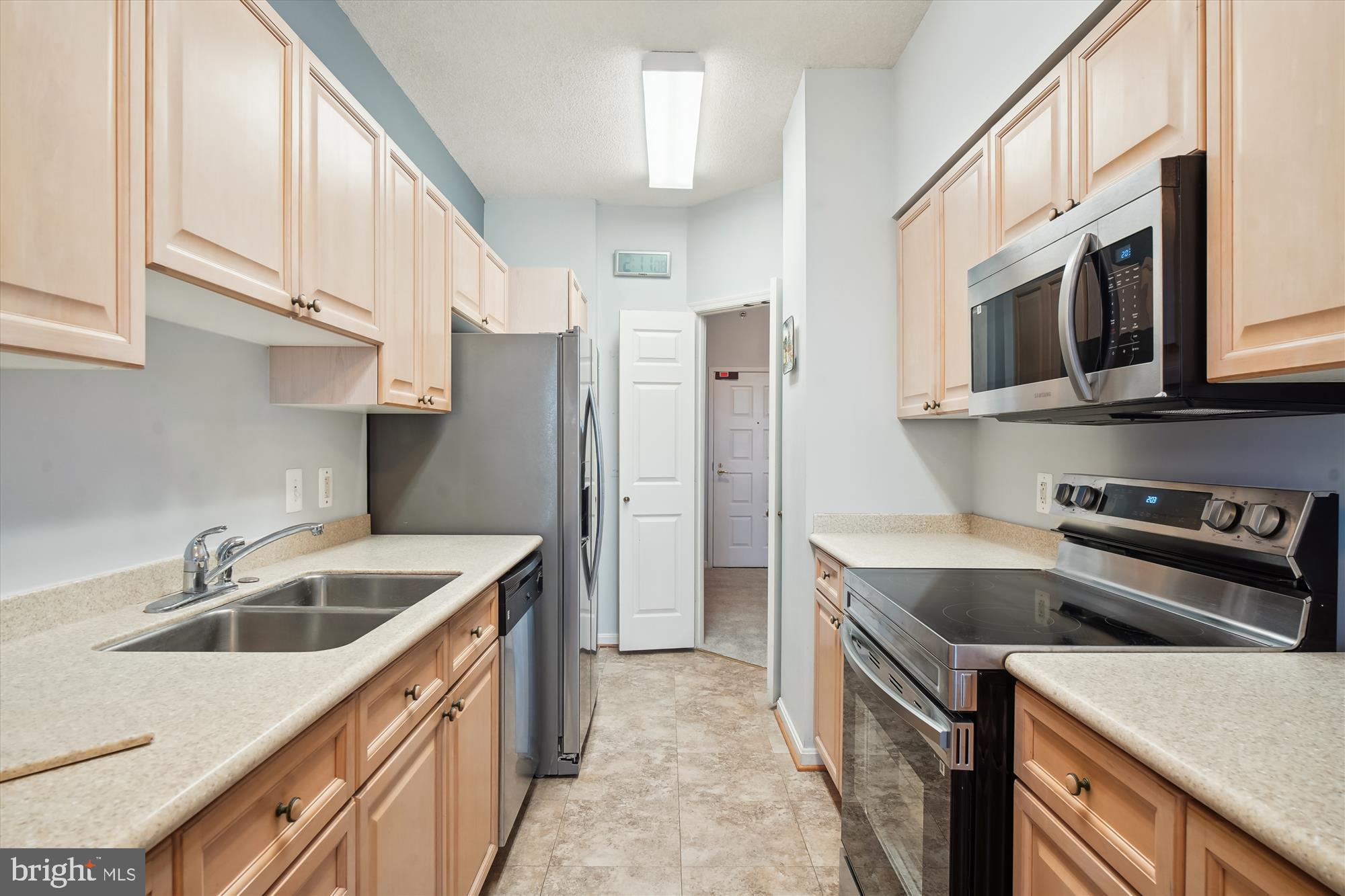 LEISURE WORLD - Residential