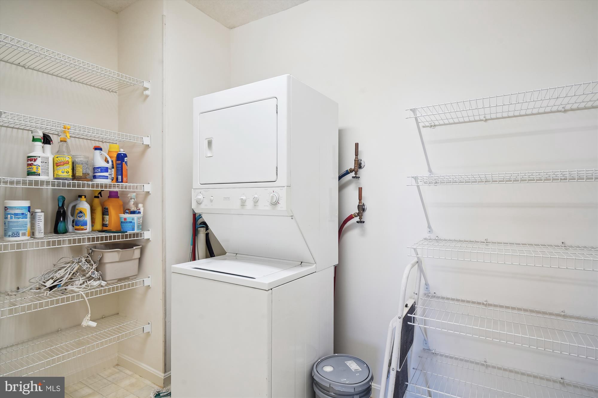 LEISURE WORLD - Residential