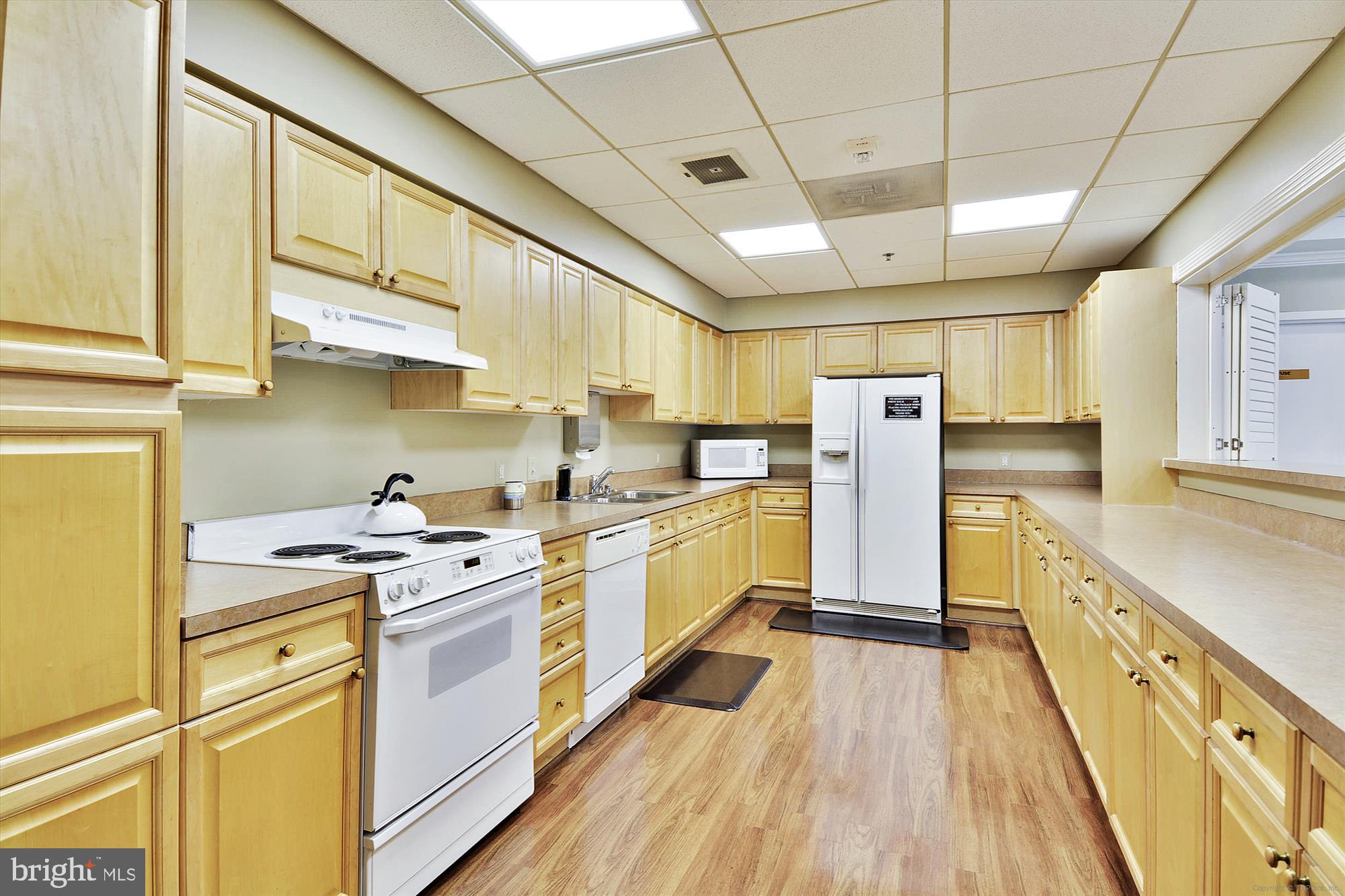 LEISURE WORLD - Residential