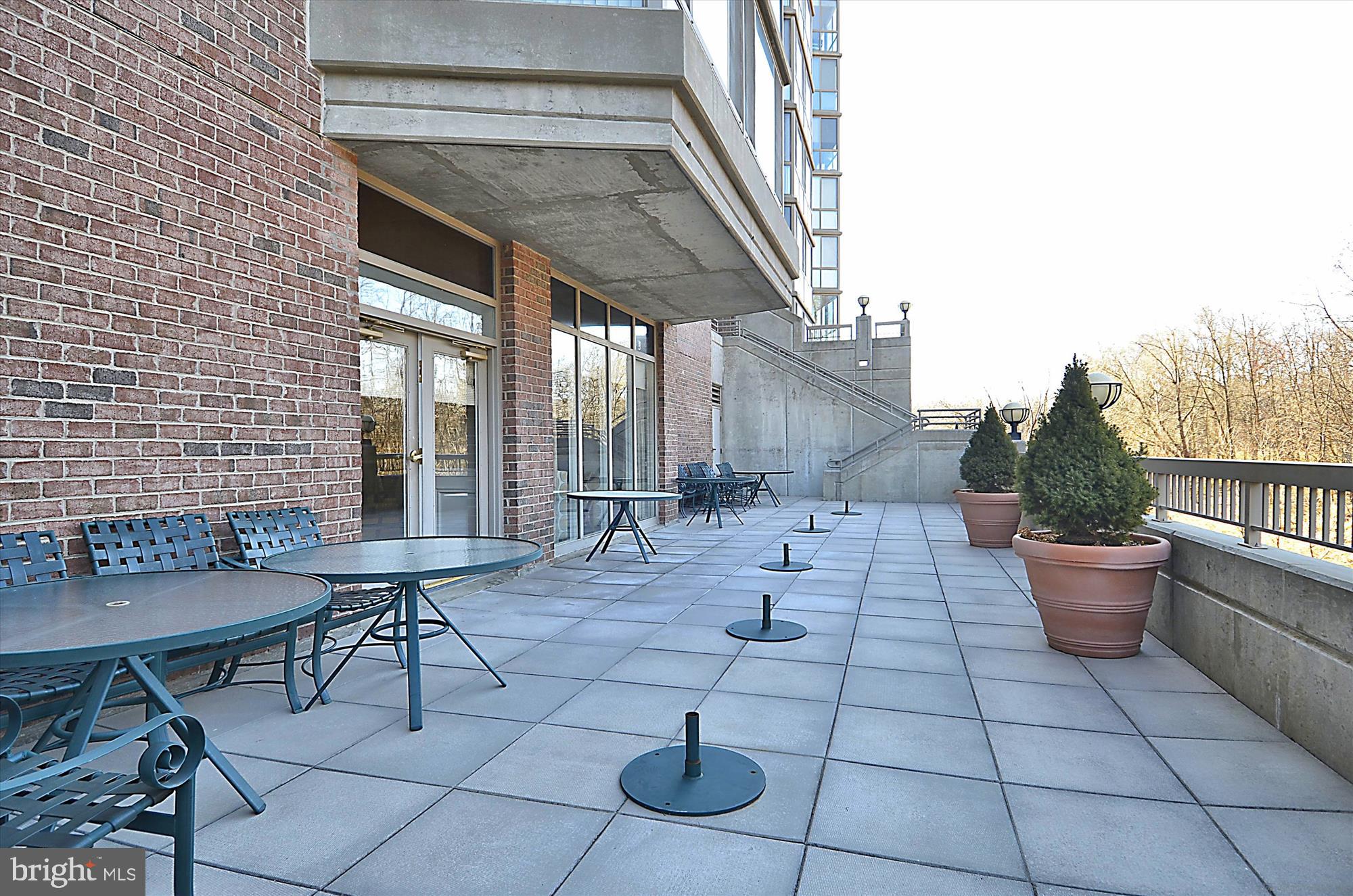 LEISURE WORLD - Residential