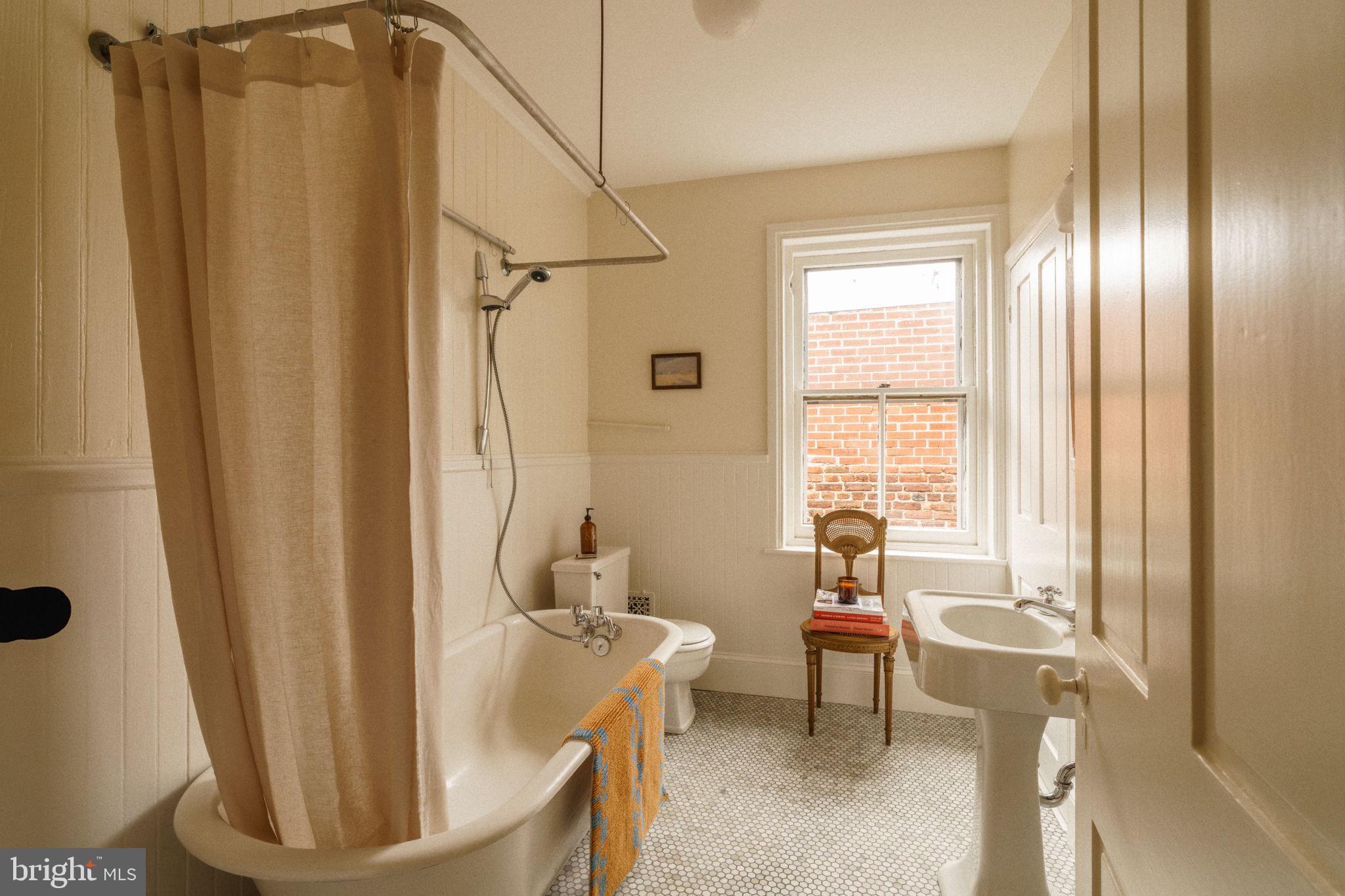 FAIRMOUNT - Residential