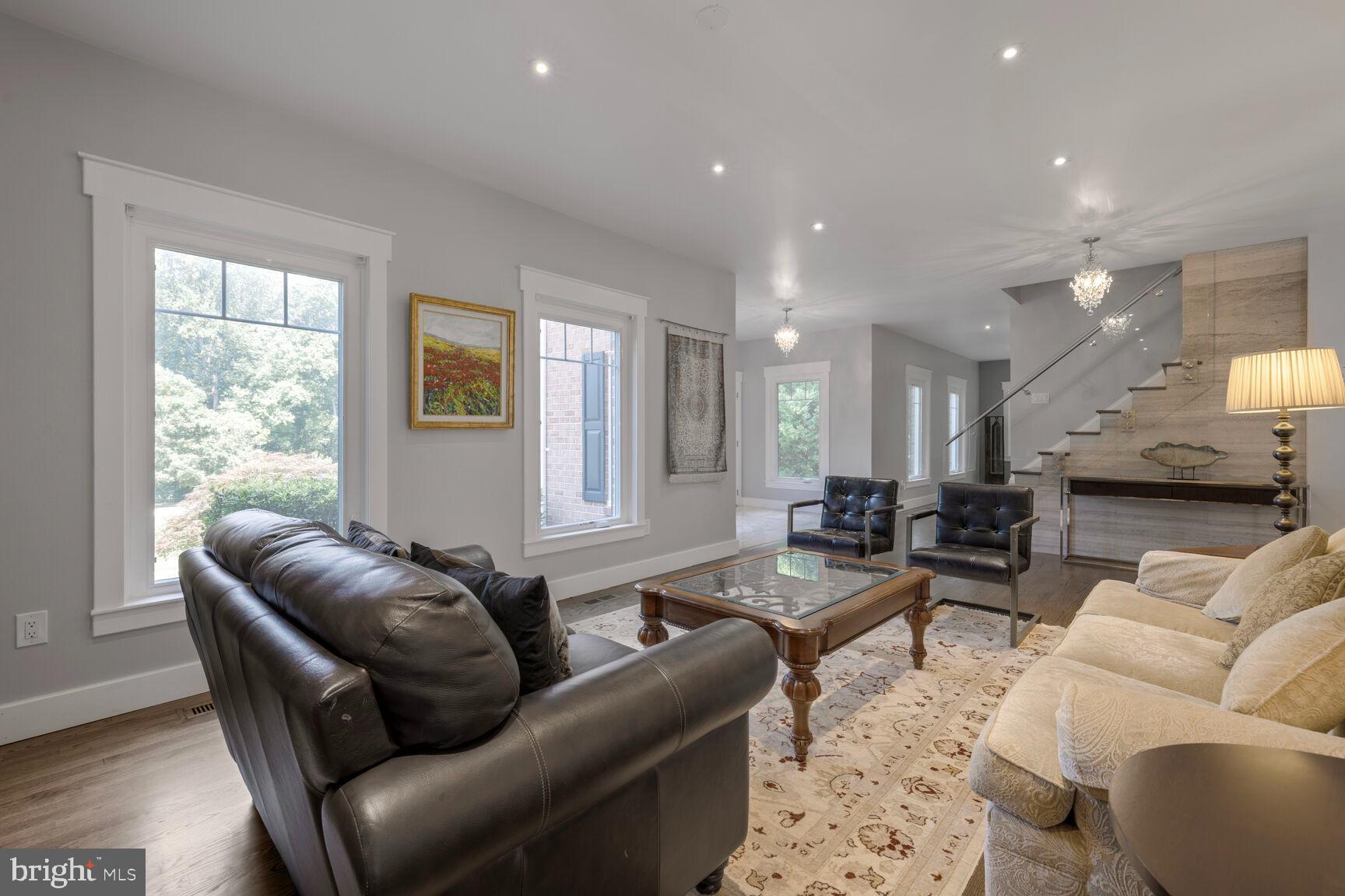 HIGHLAND LAKE - Residential