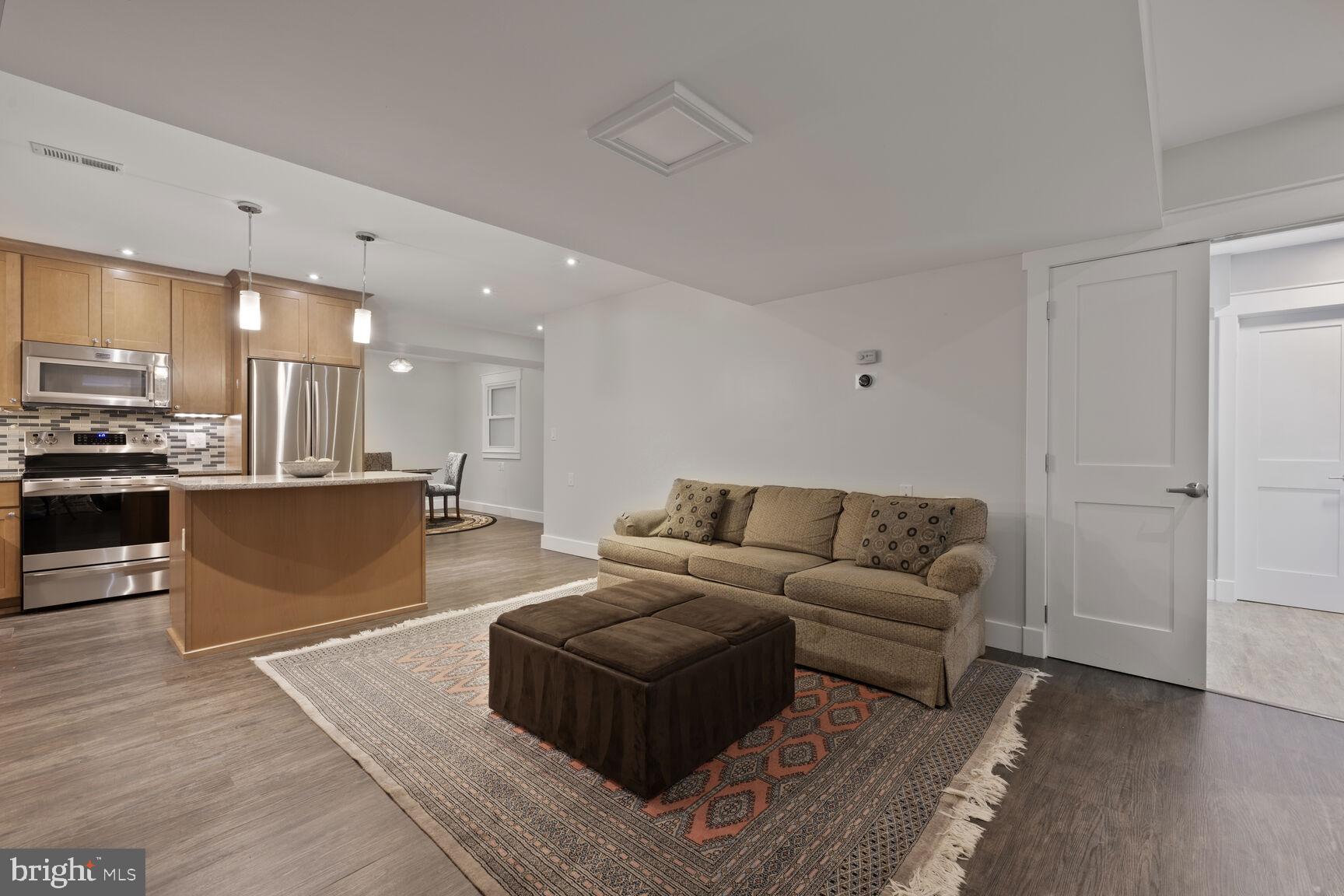 HIGHLAND LAKE - Residential