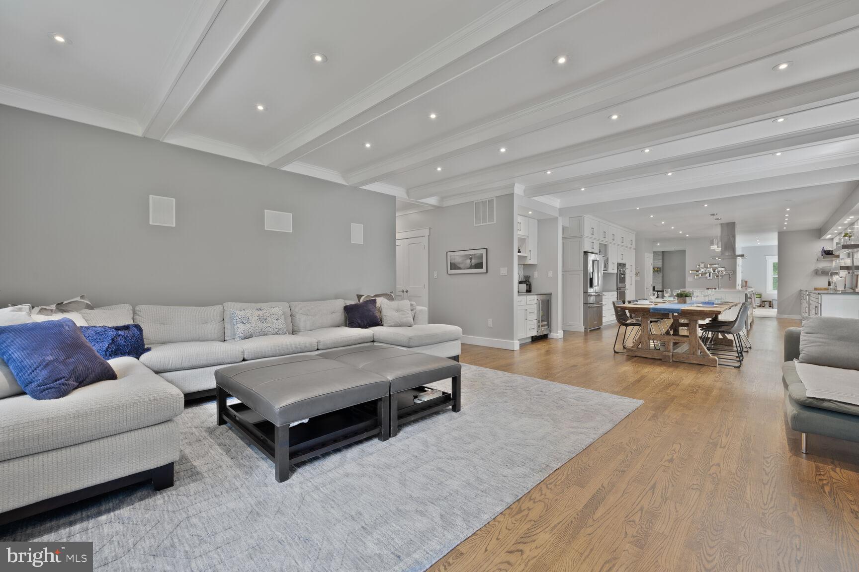 HIGHLAND LAKE - Residential