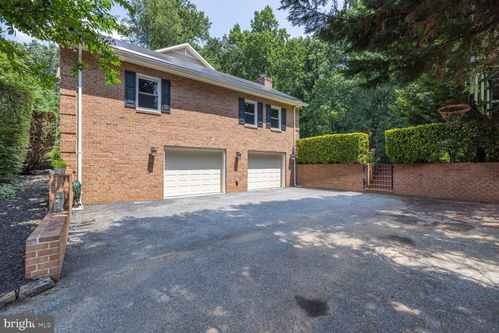 HIGHLAND LAKE - Residential