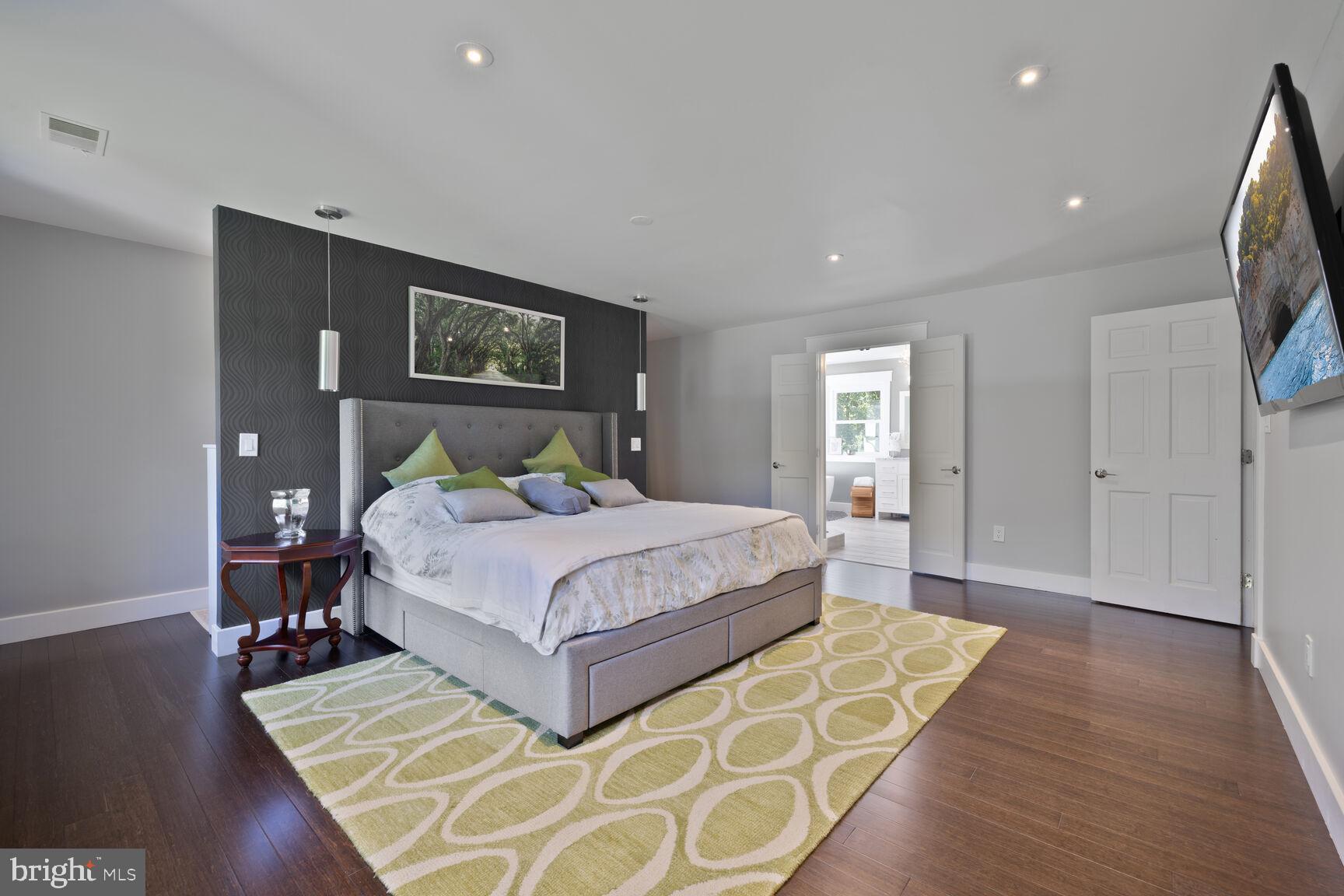 HIGHLAND LAKE - Residential