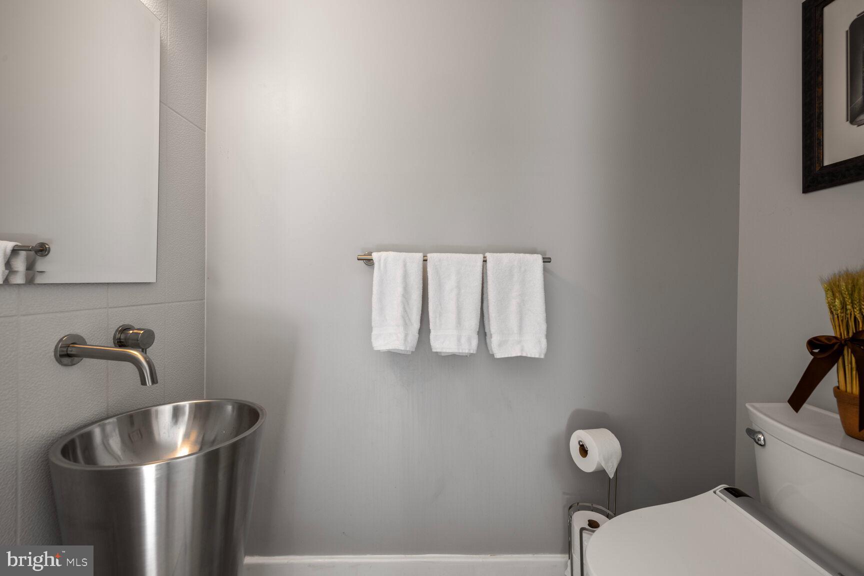 HIGHLAND LAKE - Residential