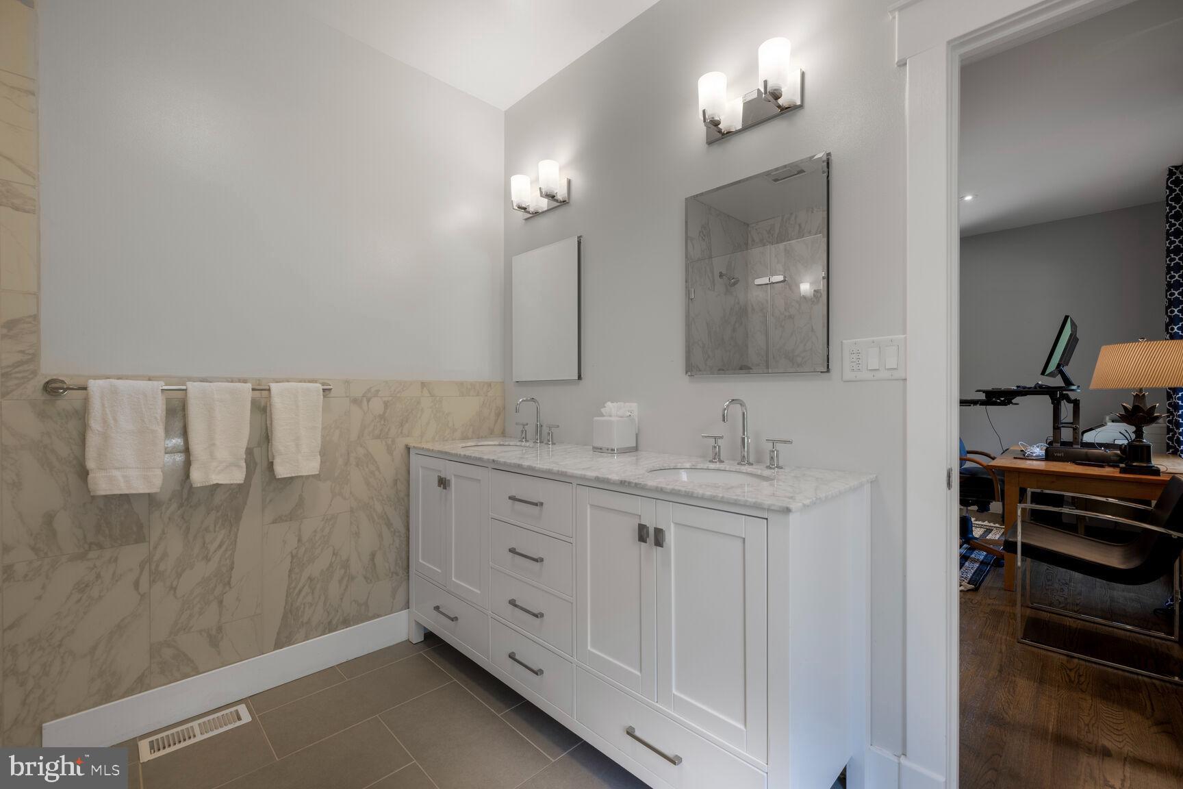 HIGHLAND LAKE - Residential