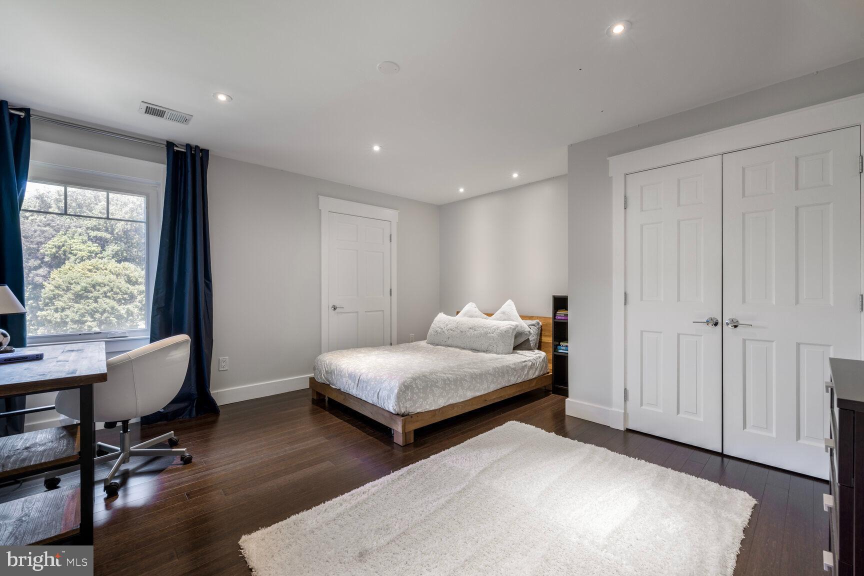 HIGHLAND LAKE - Residential