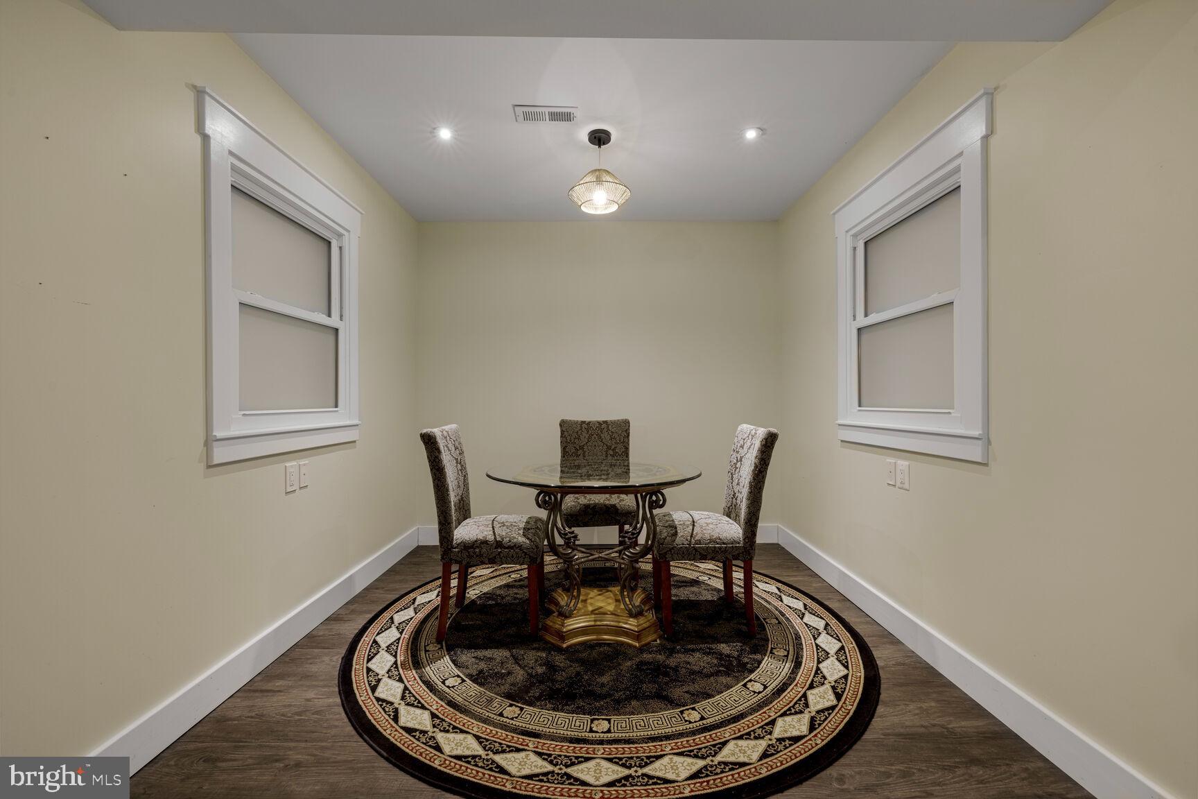 HIGHLAND LAKE - Residential