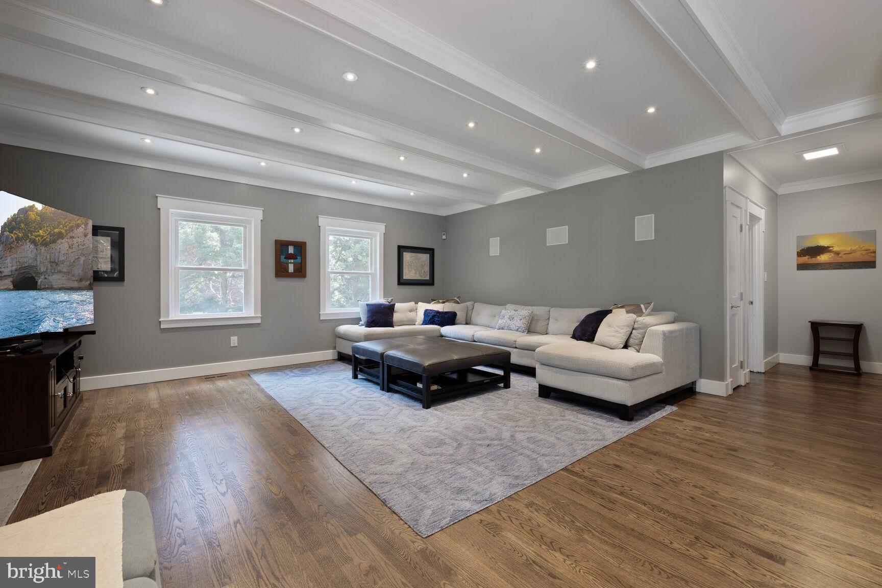 HIGHLAND LAKE - Residential