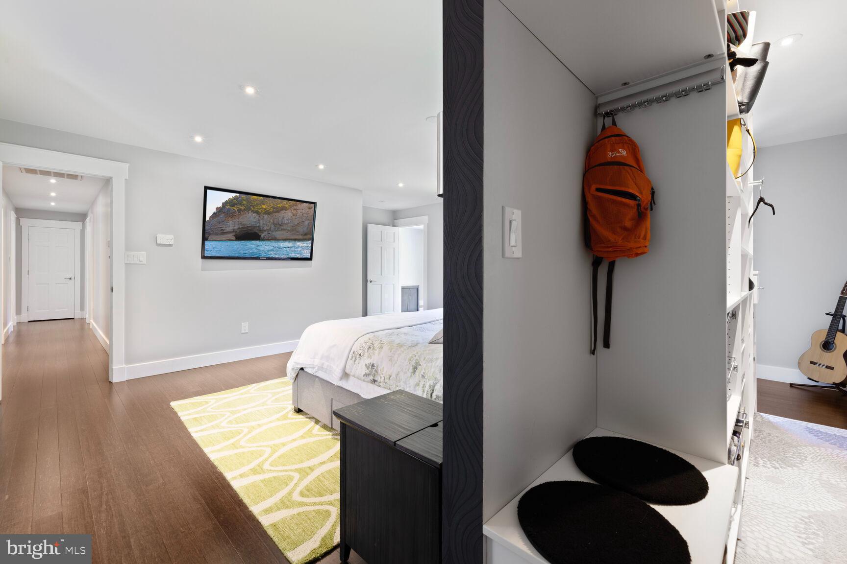 HIGHLAND LAKE - Residential