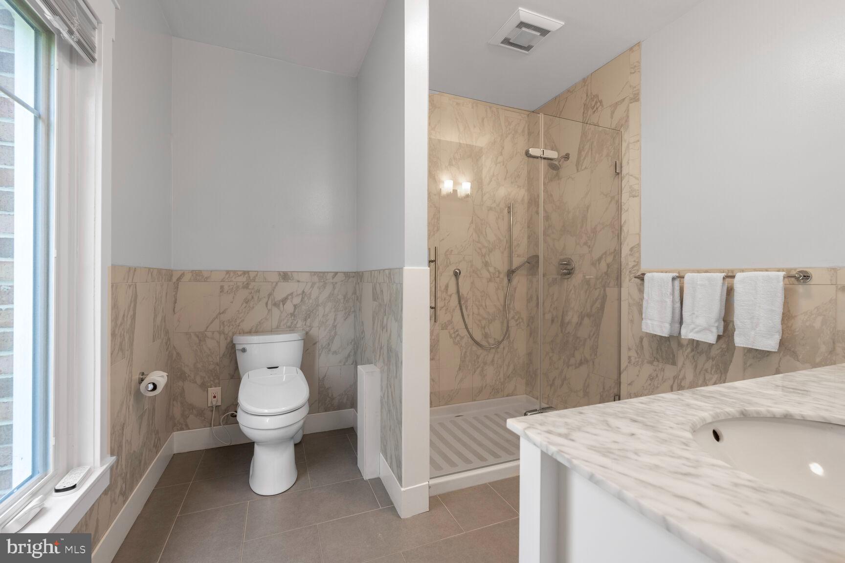 HIGHLAND LAKE - Residential