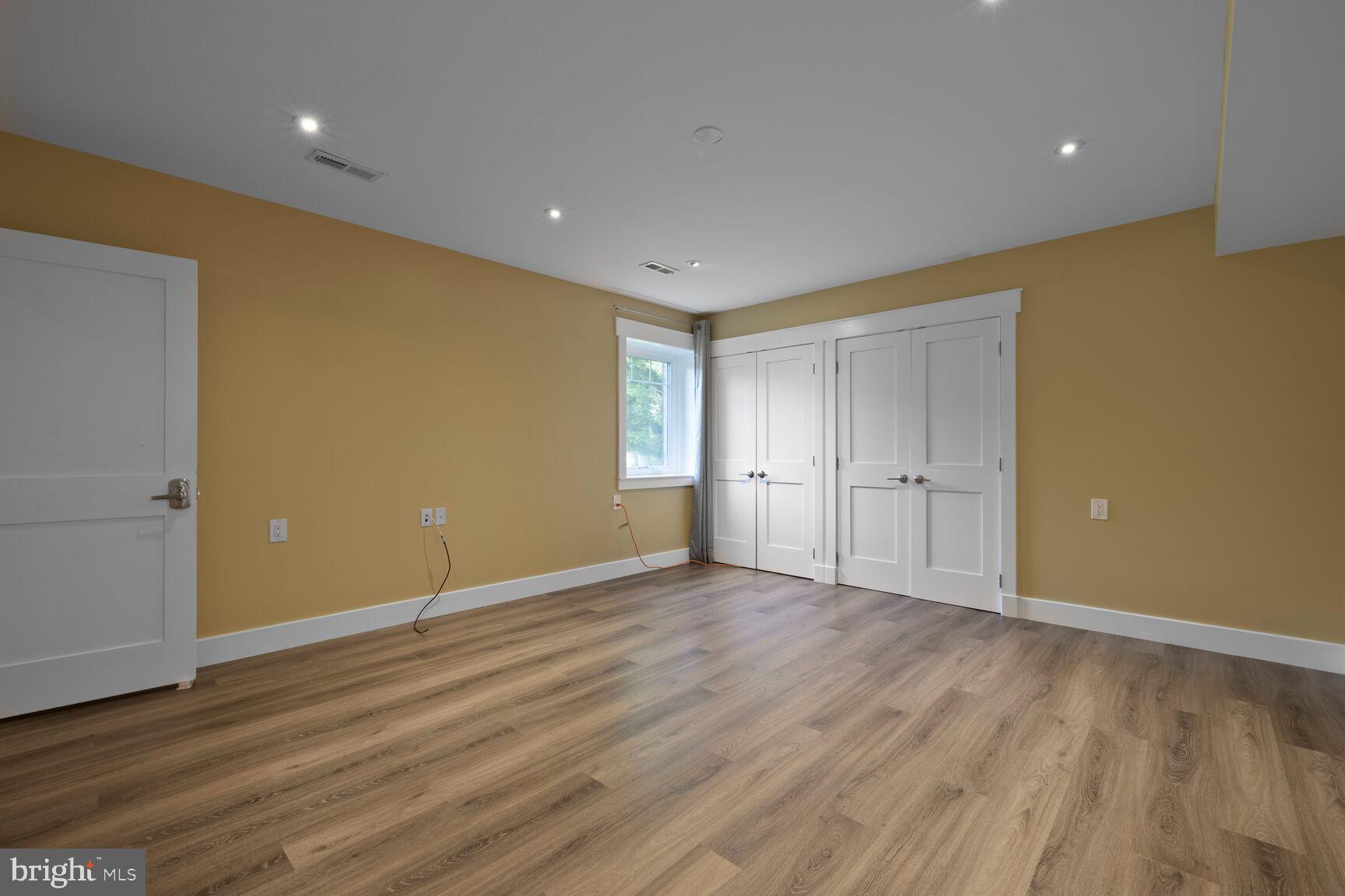 HIGHLAND LAKE - Residential