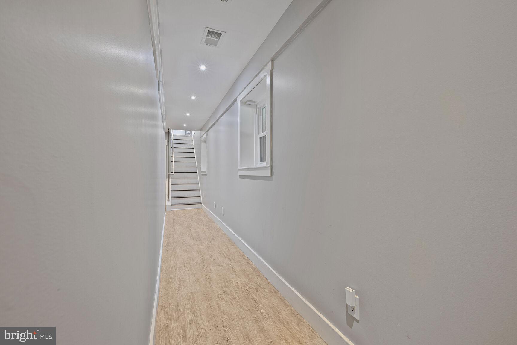 HIGHLAND LAKE - Residential