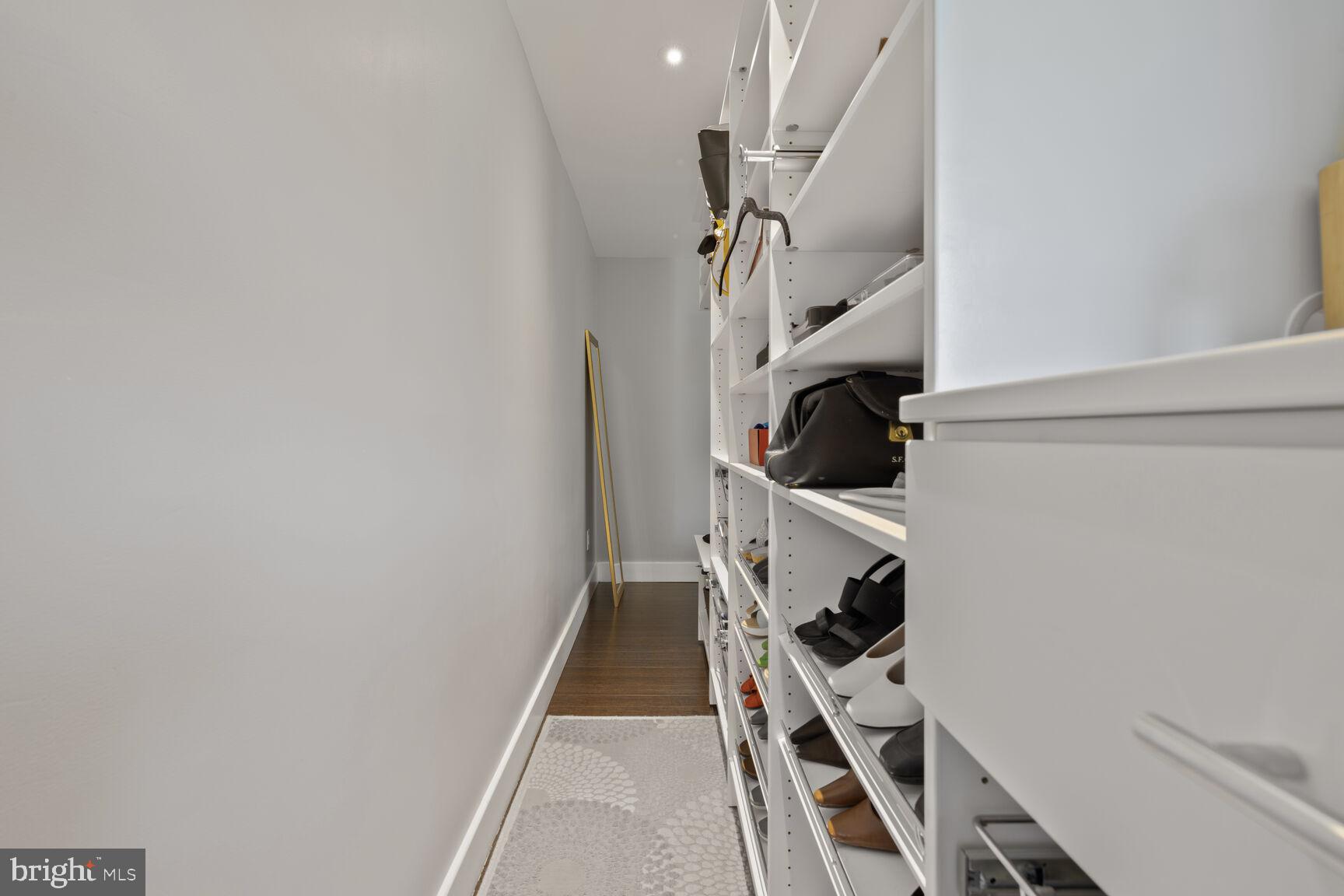 HIGHLAND LAKE - Residential