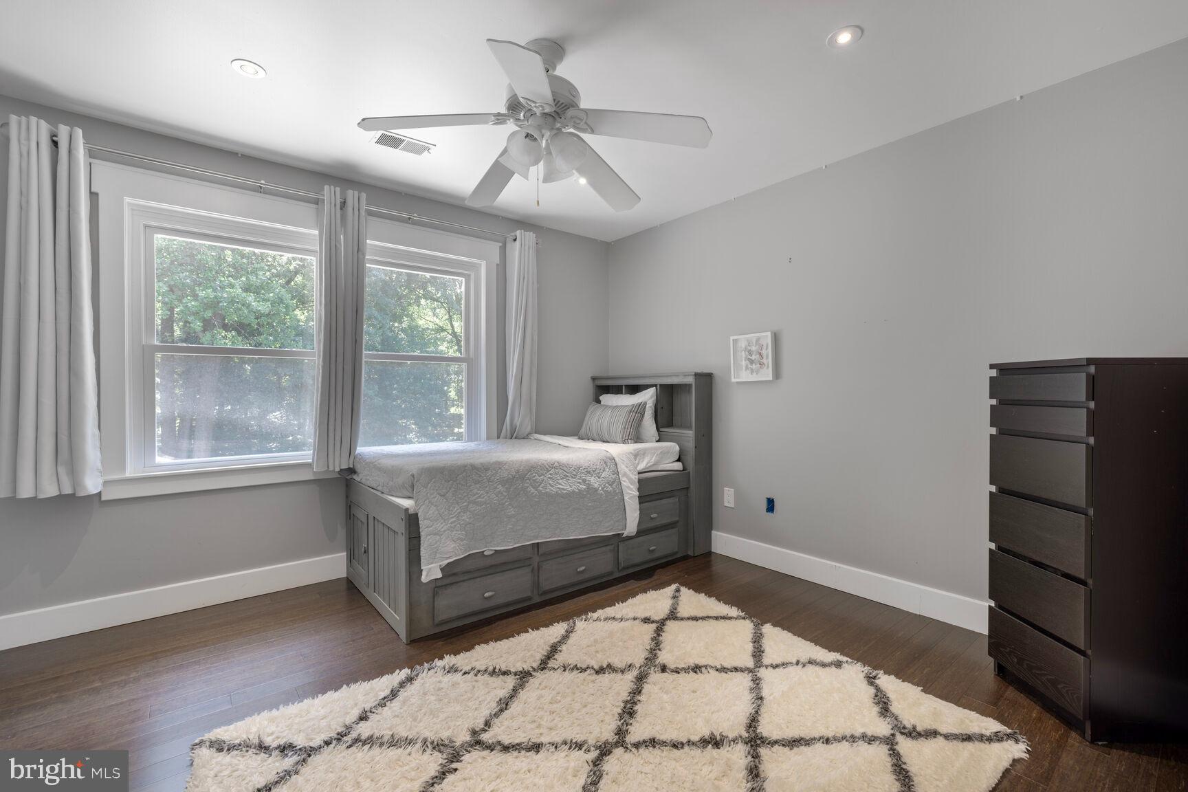 HIGHLAND LAKE - Residential