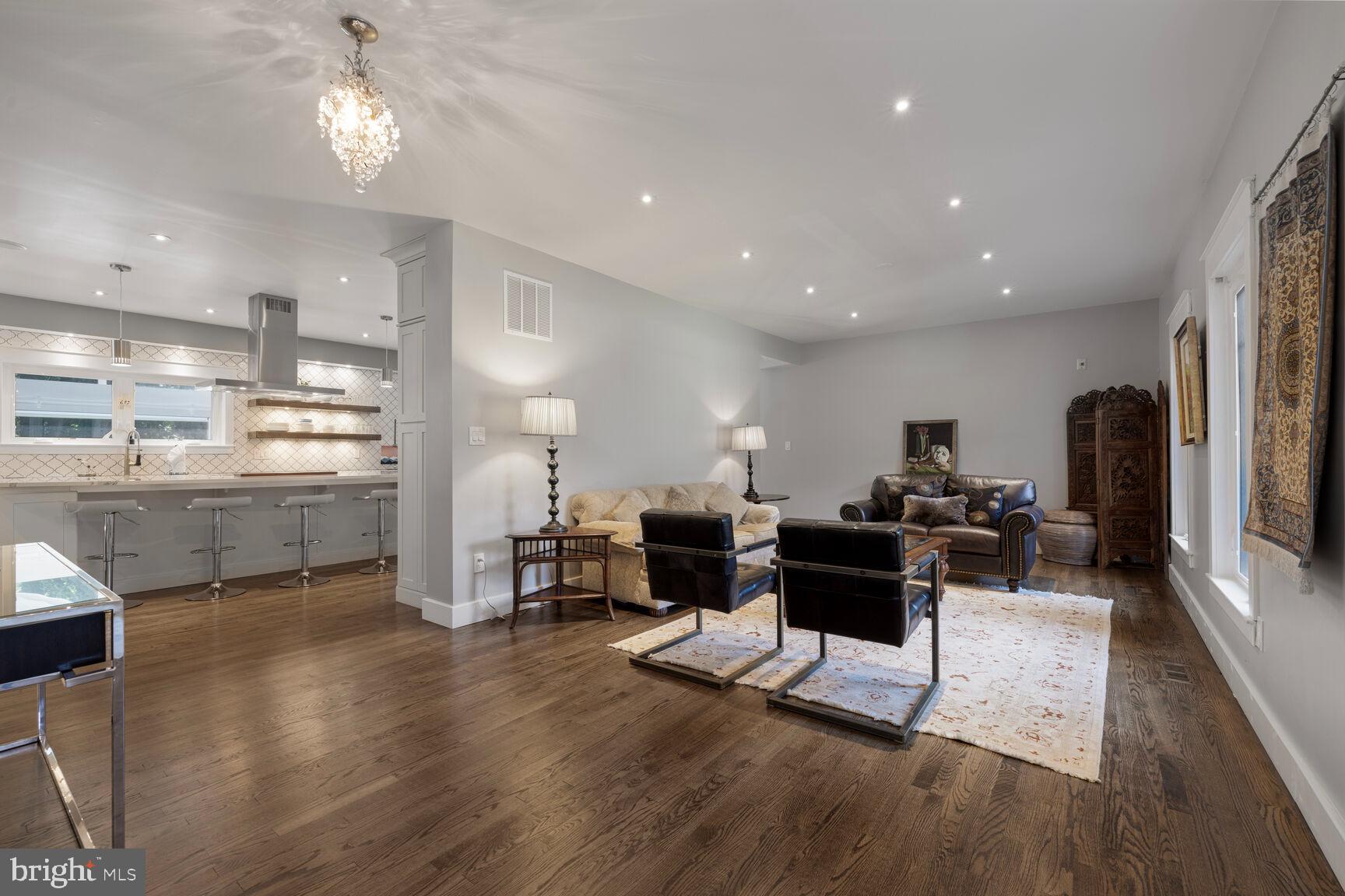 HIGHLAND LAKE - Residential