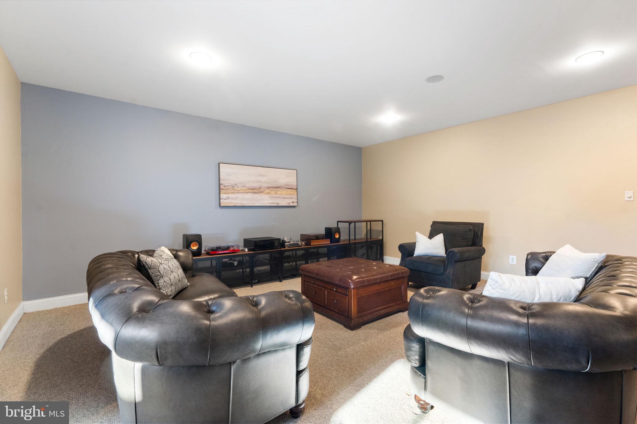 LANSDOWNE ON THE POTOMAC - Residential