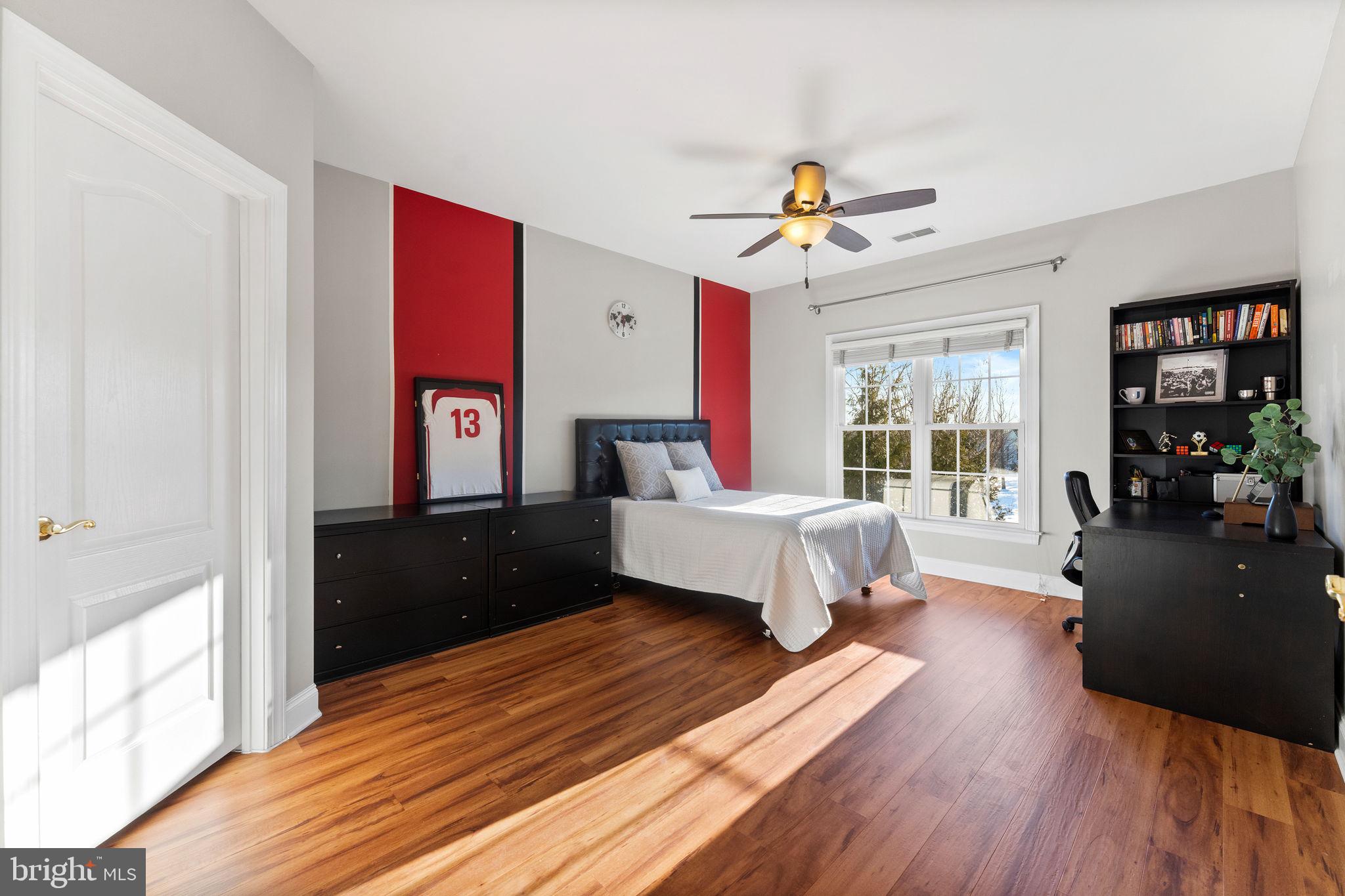 LANSDOWNE ON THE POTOMAC - Residential