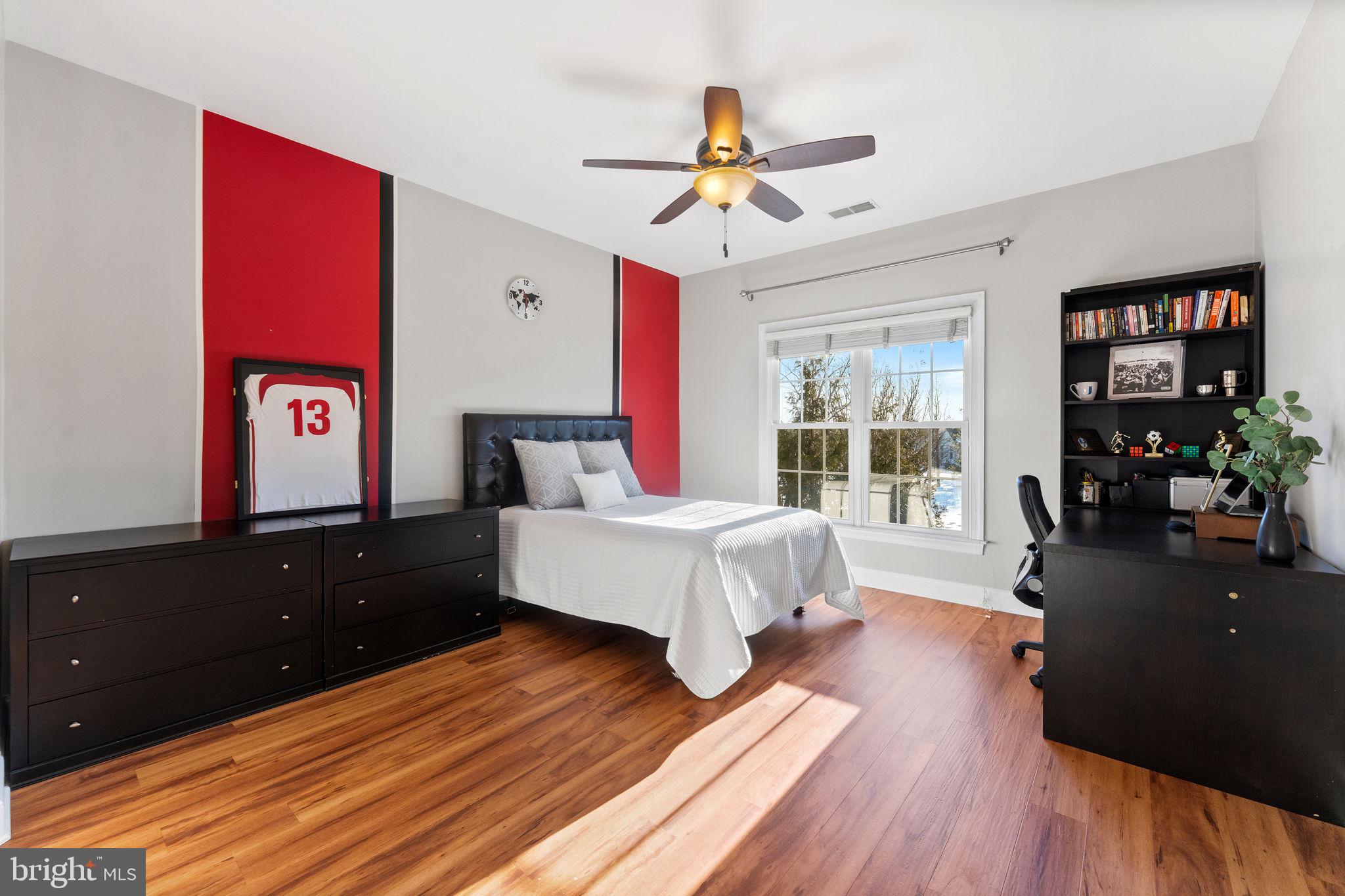 LANSDOWNE ON THE POTOMAC - Residential