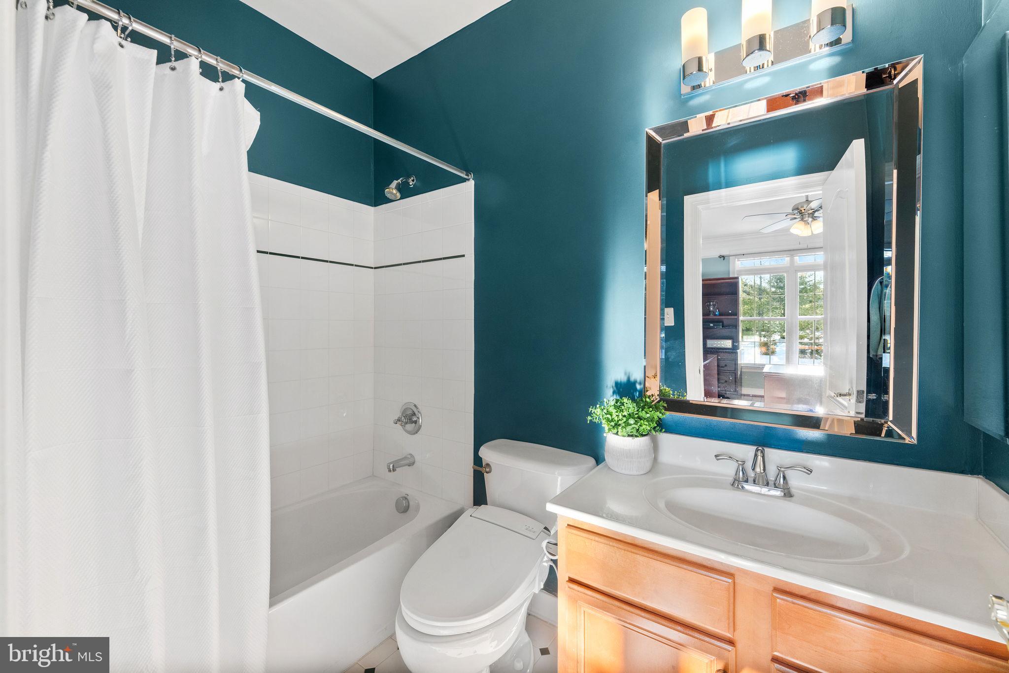 LANSDOWNE ON THE POTOMAC - Residential