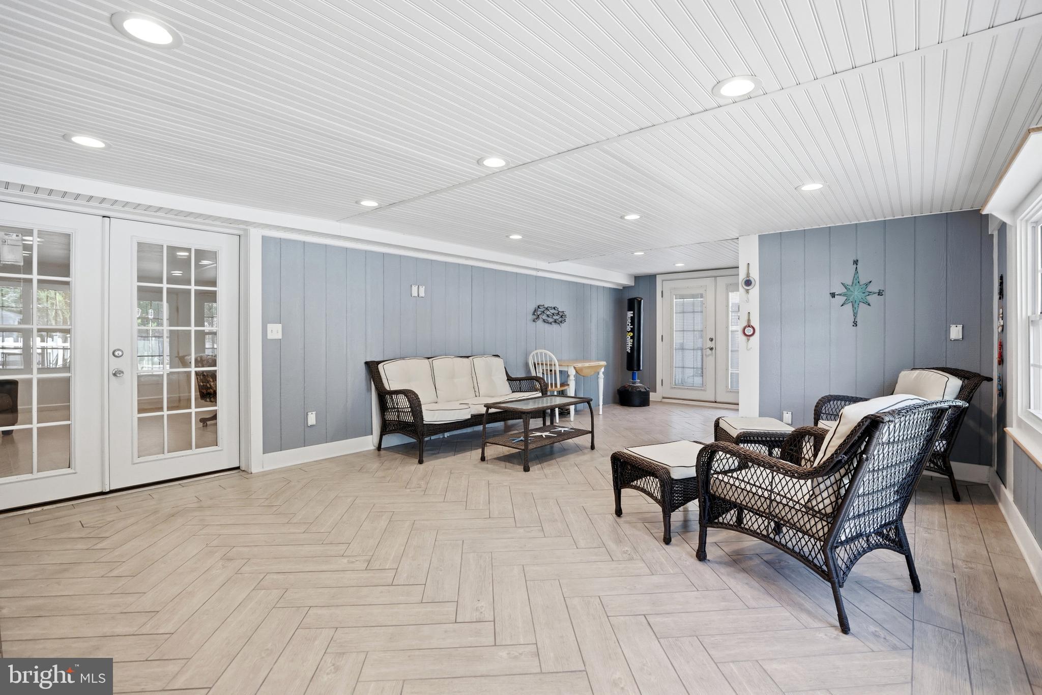 SPRIGGS COVE - Residential