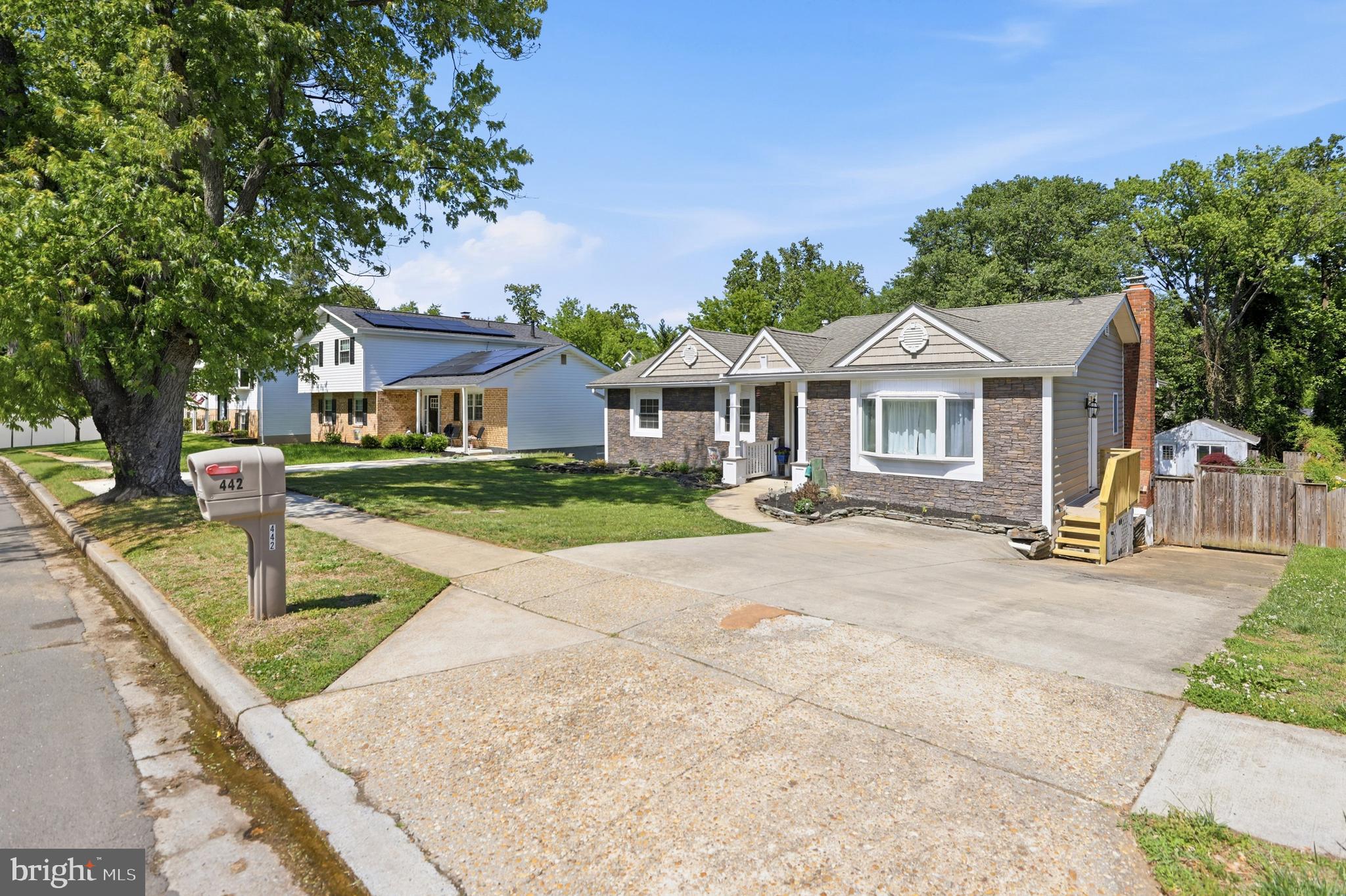 SPRIGGS COVE - Residential