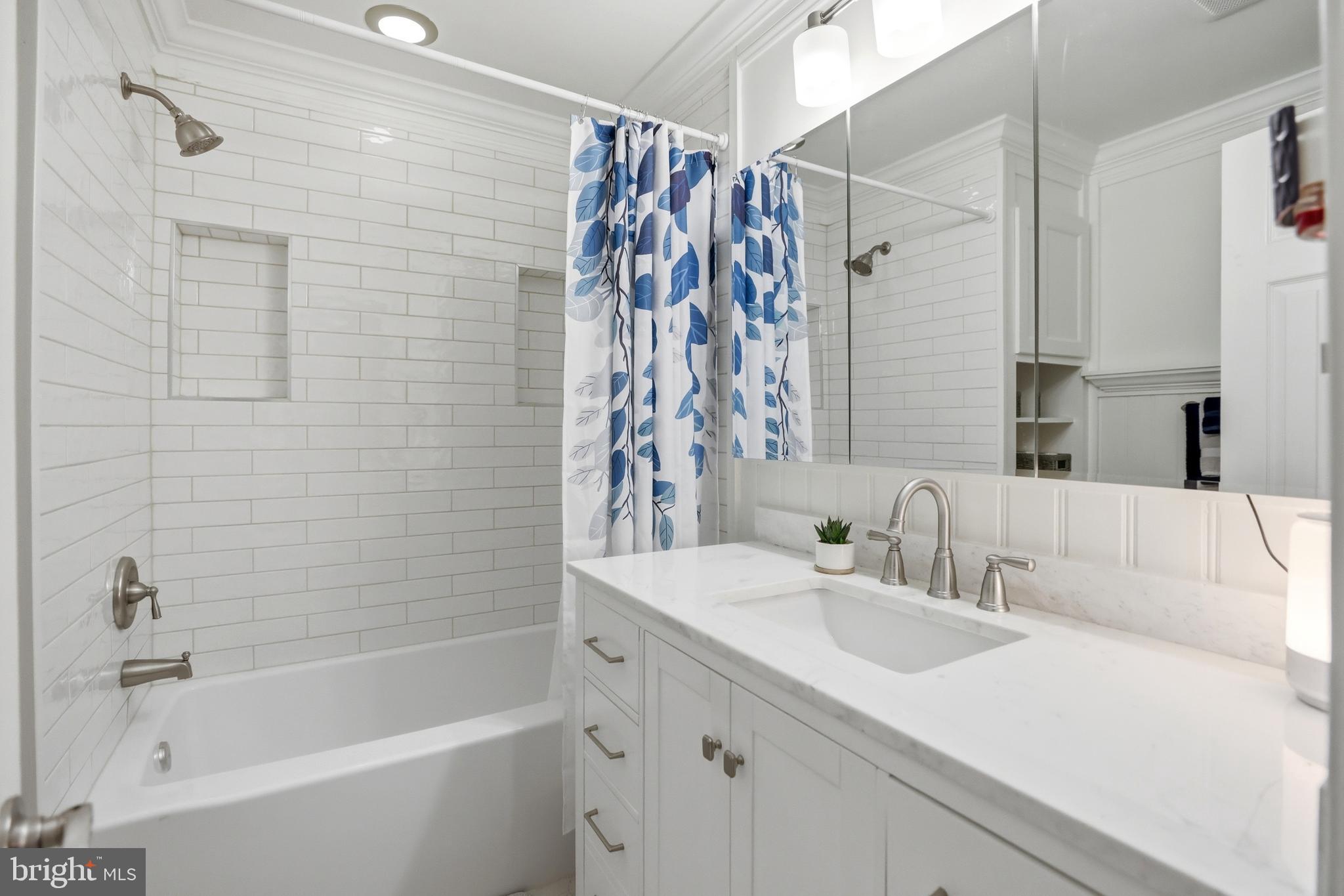 SPRIGGS COVE - Residential