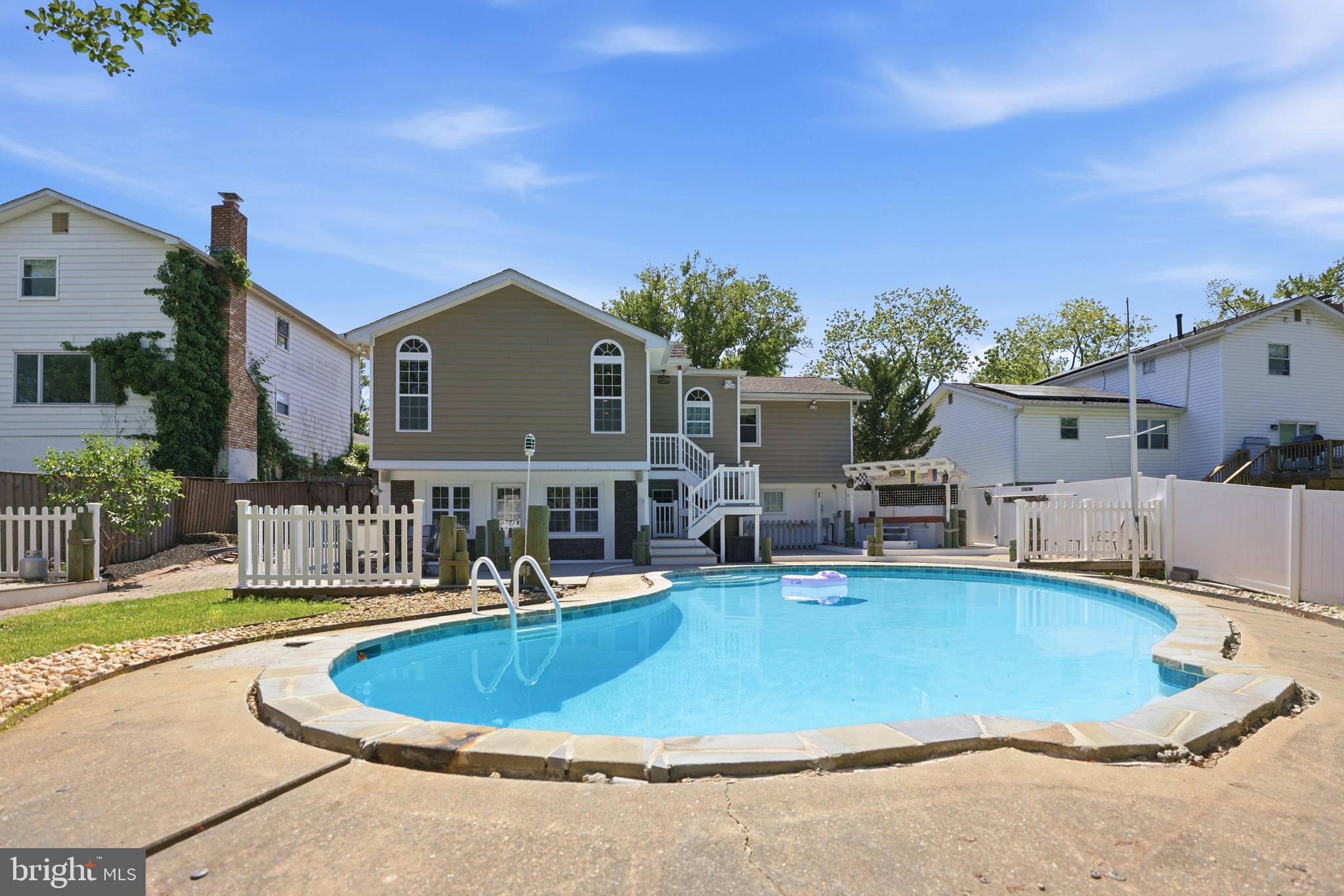 SPRIGGS COVE - Residential