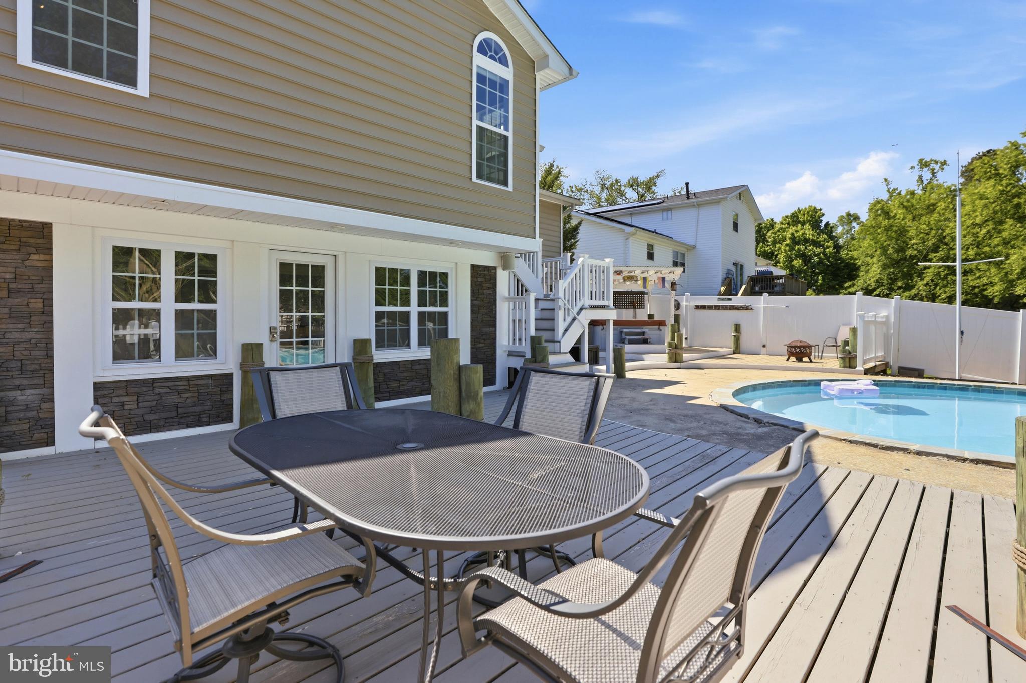 SPRIGGS COVE - Residential