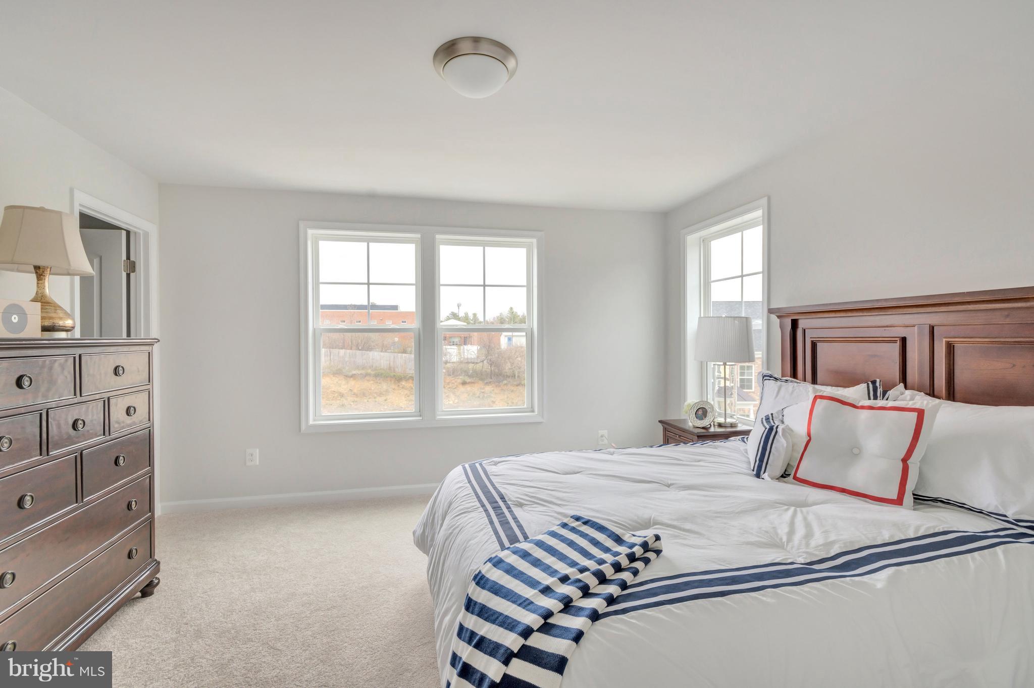 METRO POINTE - Residential